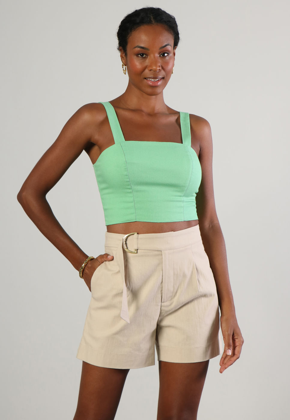 232011076B-BLUSA-CROPPED-DECOTE-RETO-EM-VISCOSE-COM-LINHO-VERDE_2