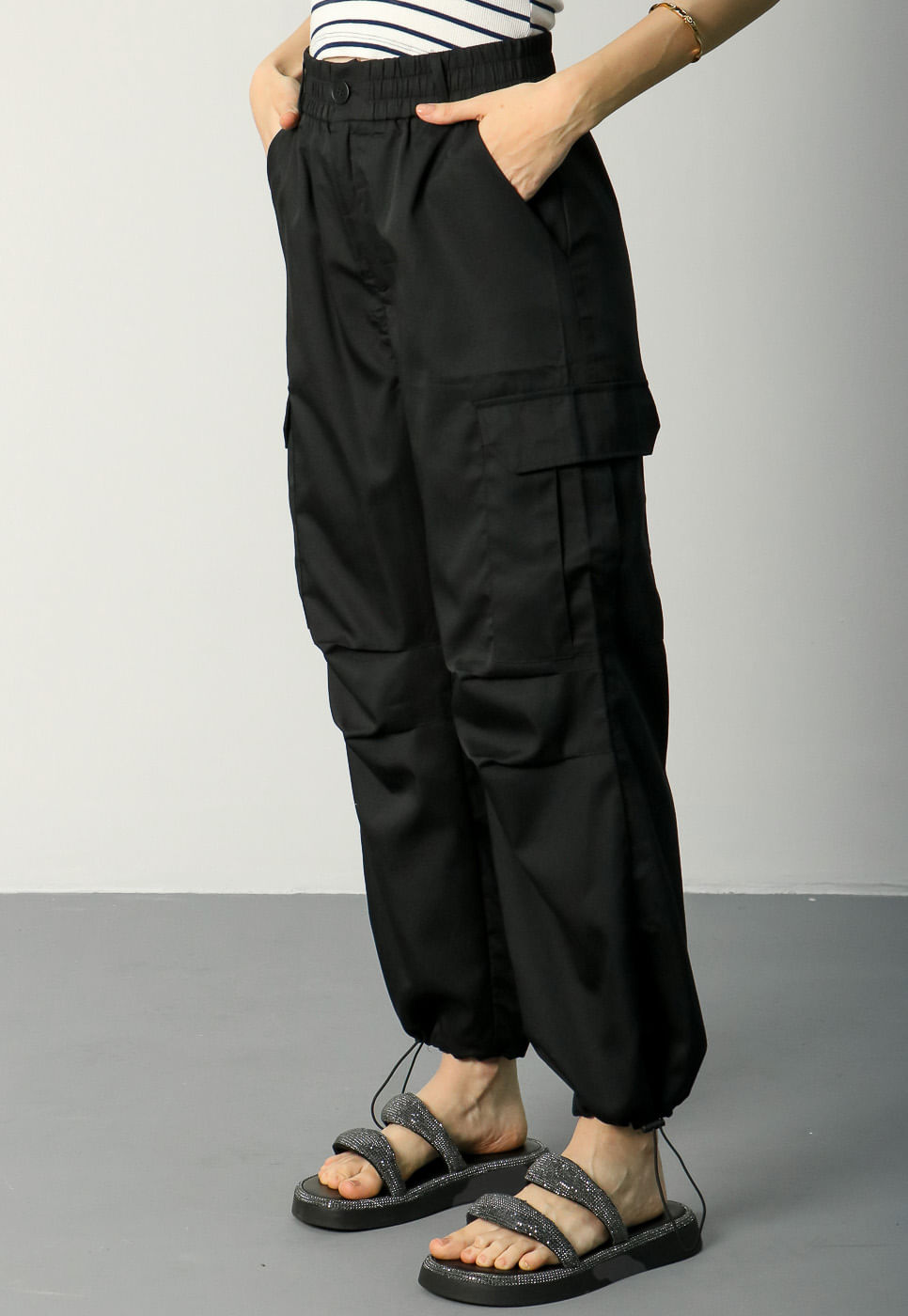 232070319C-CALCA-CARGO-PARACHUTE-PRETO_4