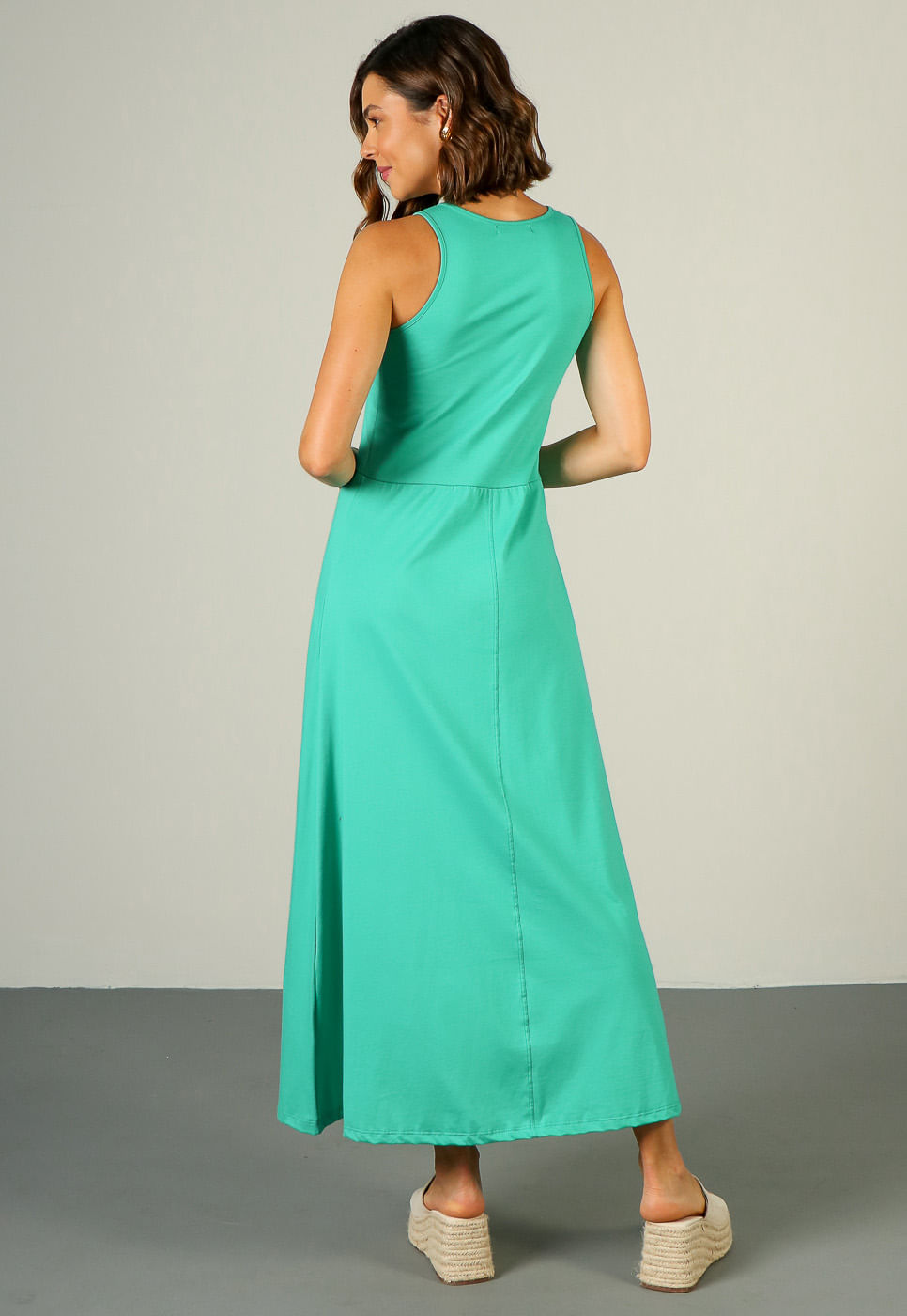 232030691A_VESTIDO-LONGO-COM-BORDADO-CORDEL-EM-MALHA-VERDE_3
