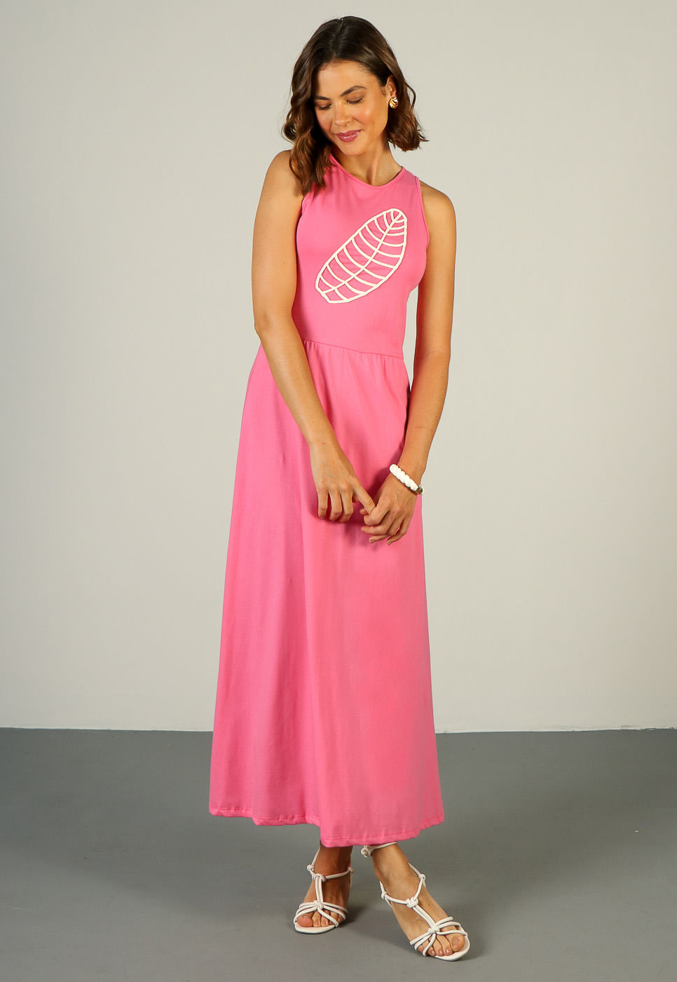 232030691B_VESTIDO-LONGO-COM-BORDADO-CORDEL-EM-MALHA-ROSA_3