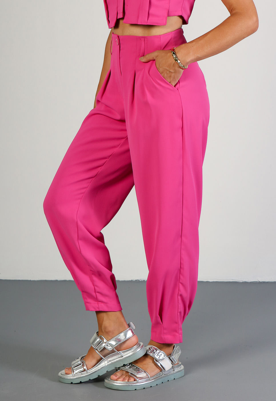 241070325B_Calca-Slouchy-em-Alfaiataria-Rosa_999