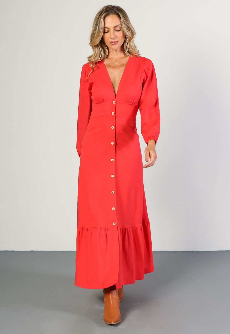 241030696A_Vestido-Longo-Decote-V-em-Viscolinho-Vermelho_3