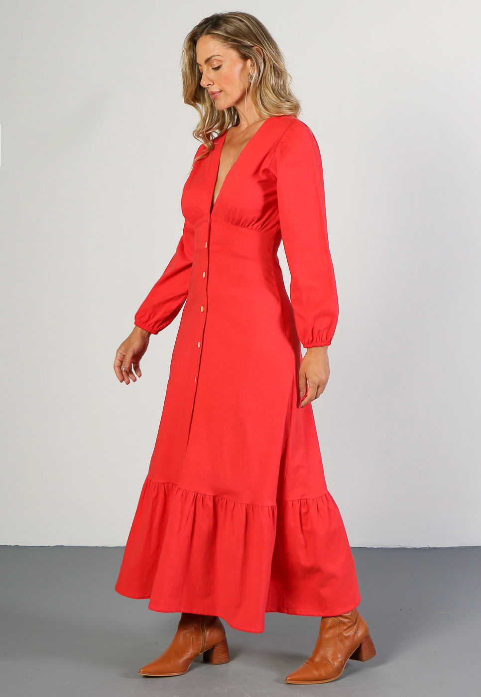 241030696A_Vestido-Longo-Decote-V-em-Viscolinho-Vermelho_4