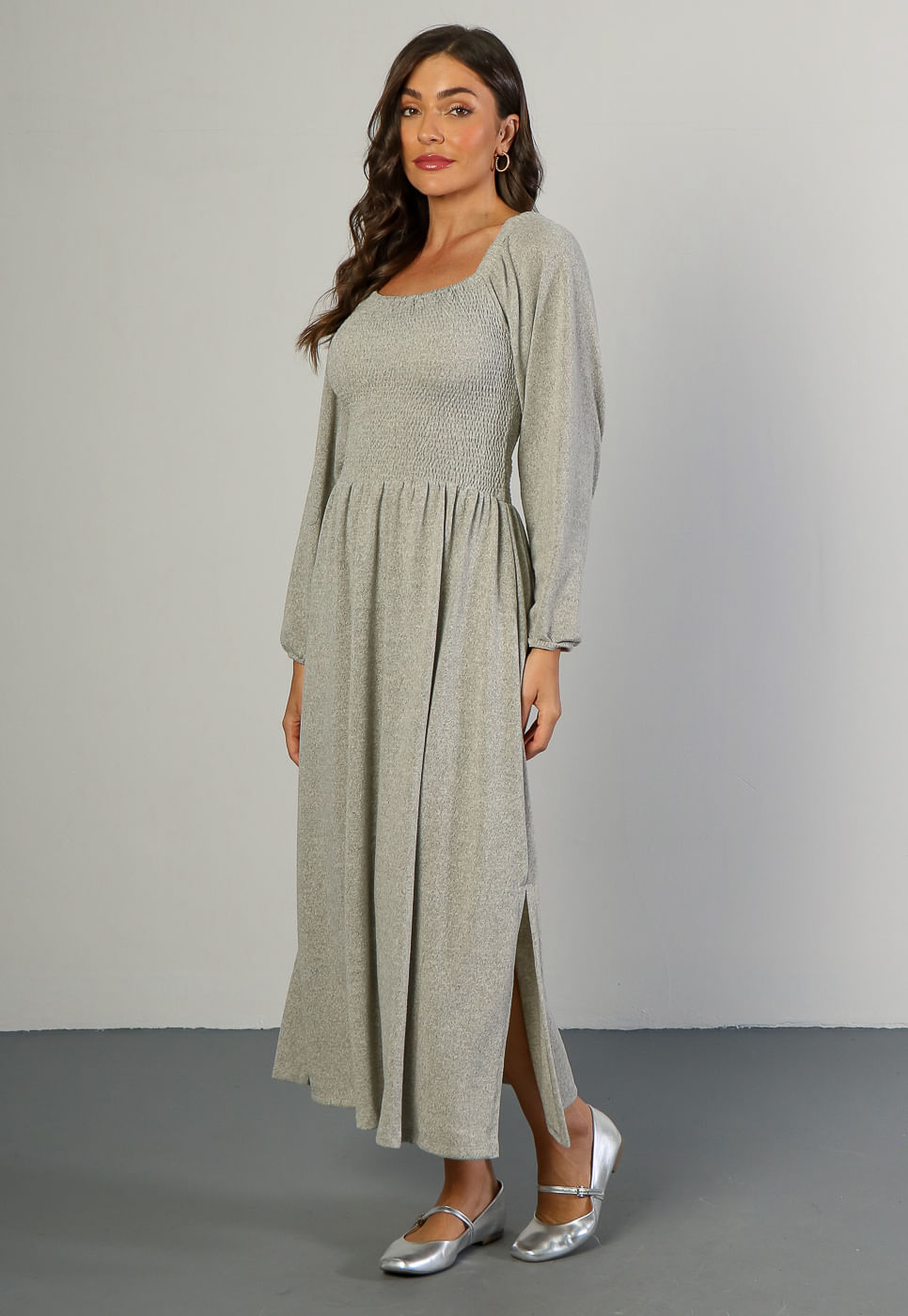 241030704A_VESTIDO-MIDI-DECOTE-QUADRADO-EM-MALHA-TRICOT-CINZA-MESCLA_1