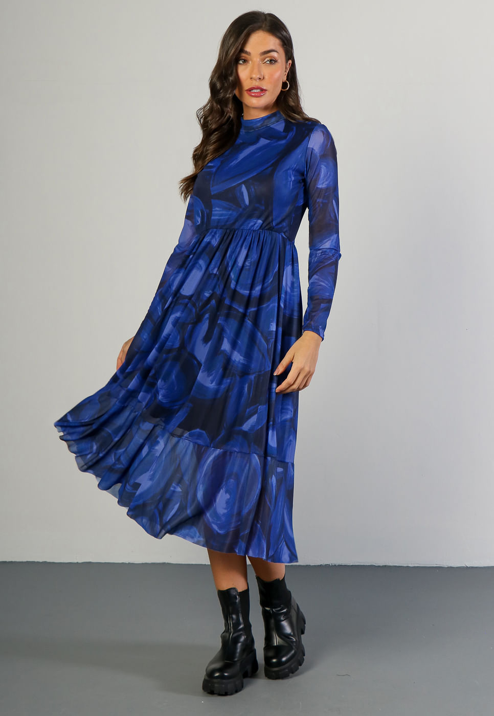 241030703B_VESTIDO-MIDI-MANGA-LONGA-EM-TULE-ABSTRATO-AZUL-E-PRETO_3