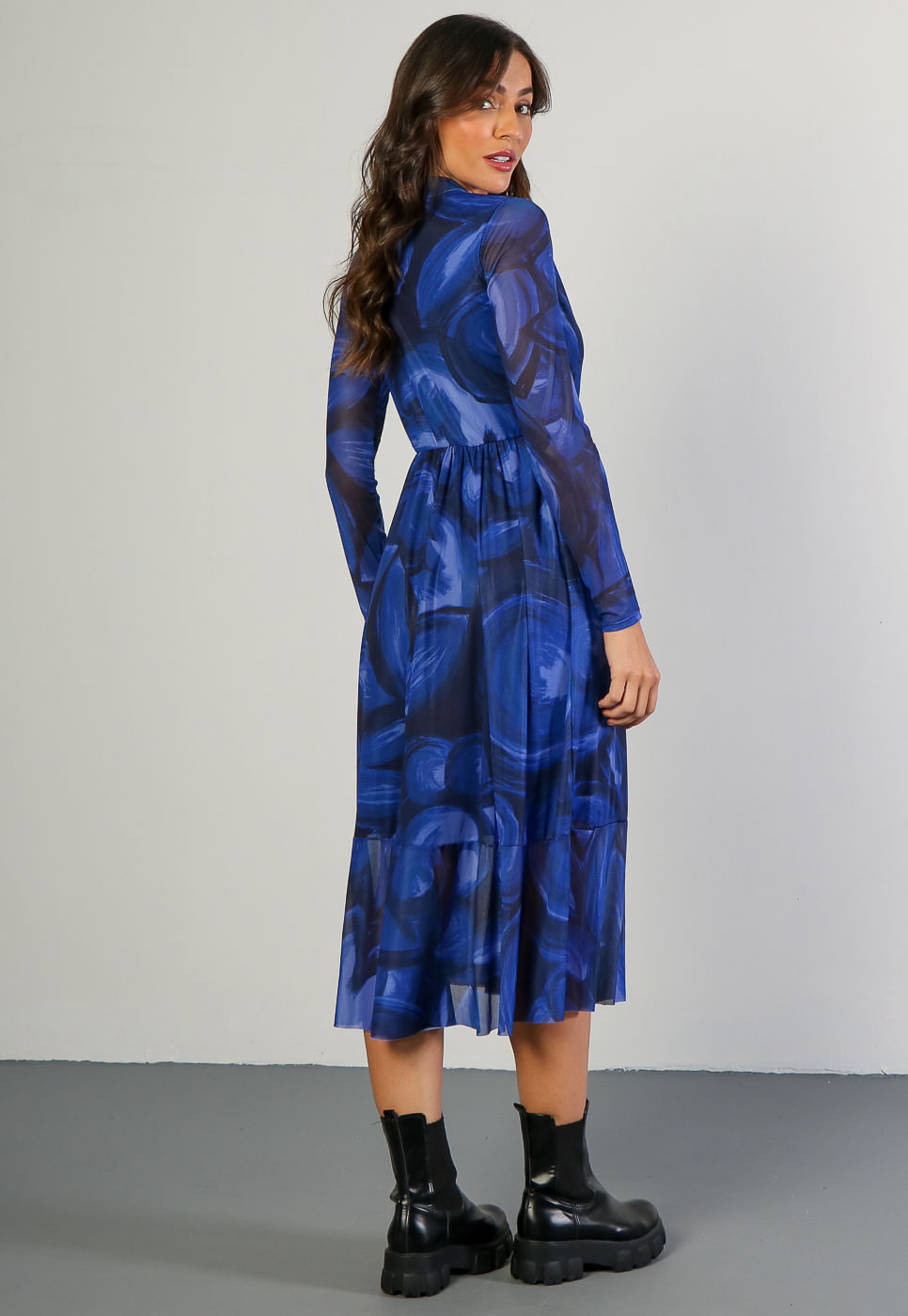 241030703B_VESTIDO-MIDI-MANGA-LONGA-EM-TULE-ABSTRATO-AZUL-E-PRETO_999