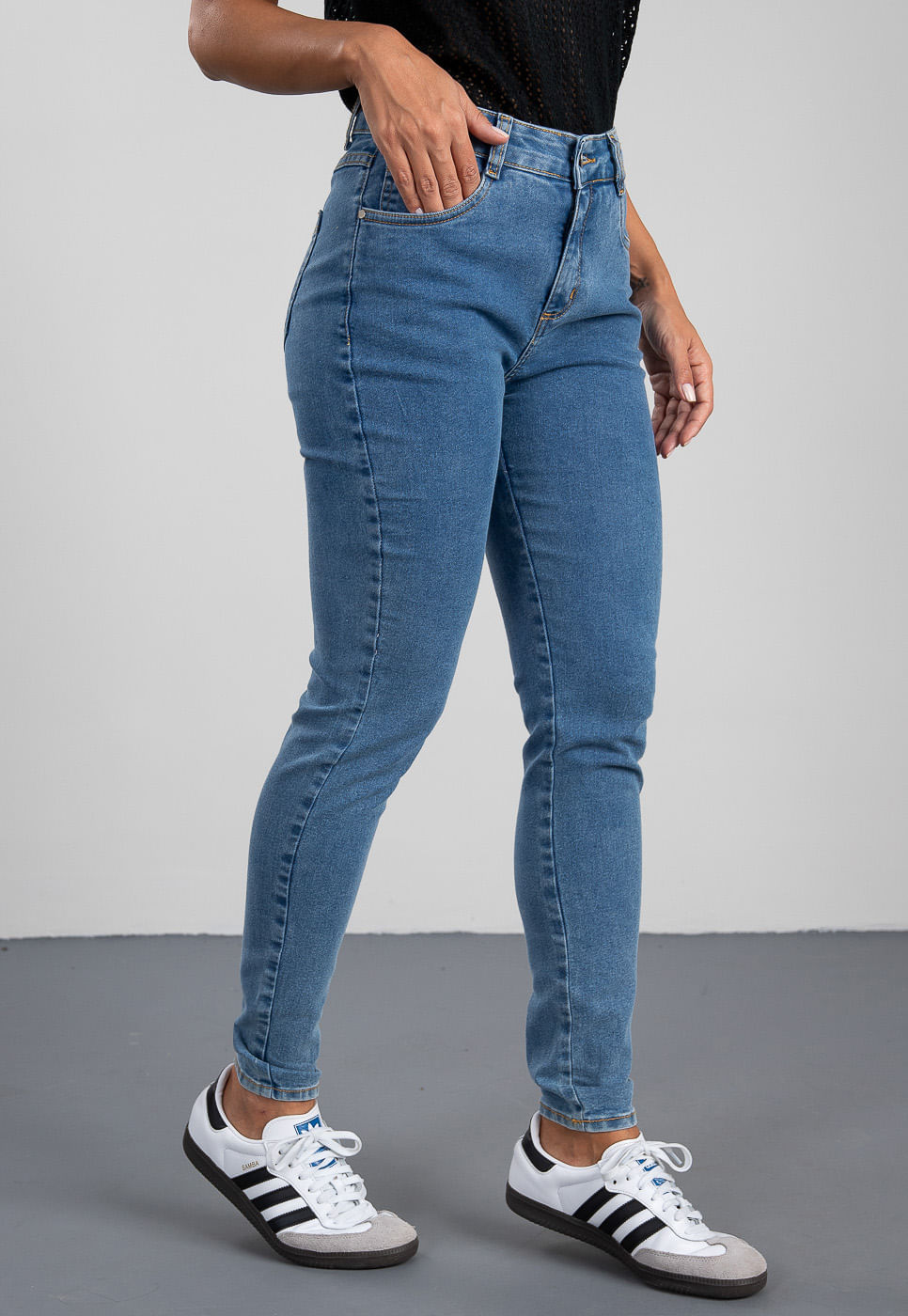 241070321A_CALCA-SKINNY-CINTURA-MEDIA-EM-JEANS-AZUL-MEDIO_3