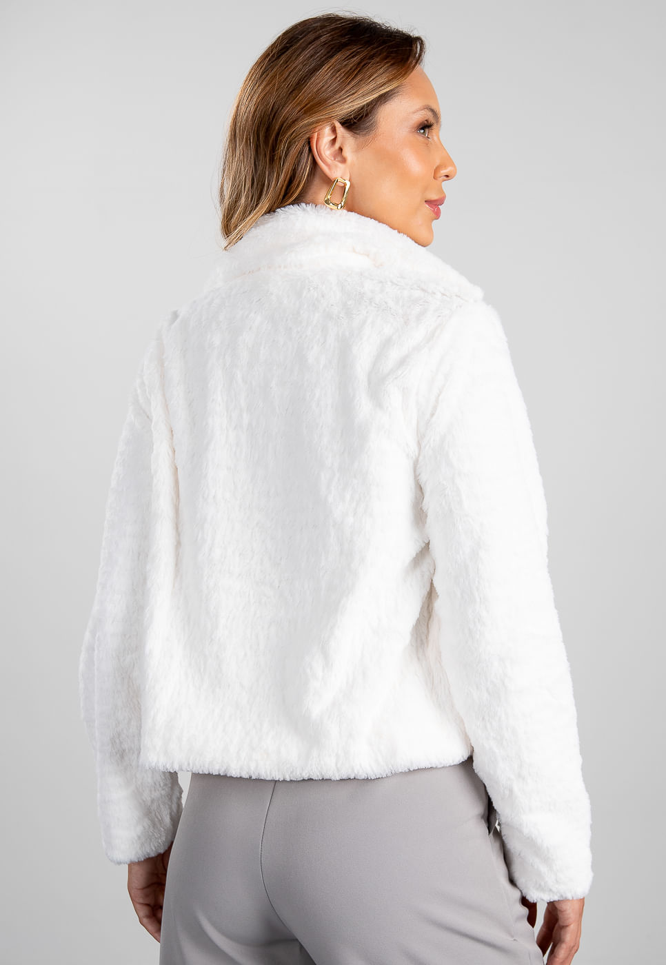 241080223A_JAQUETA-FLUFFY-PELO-OFF-WHITE_5