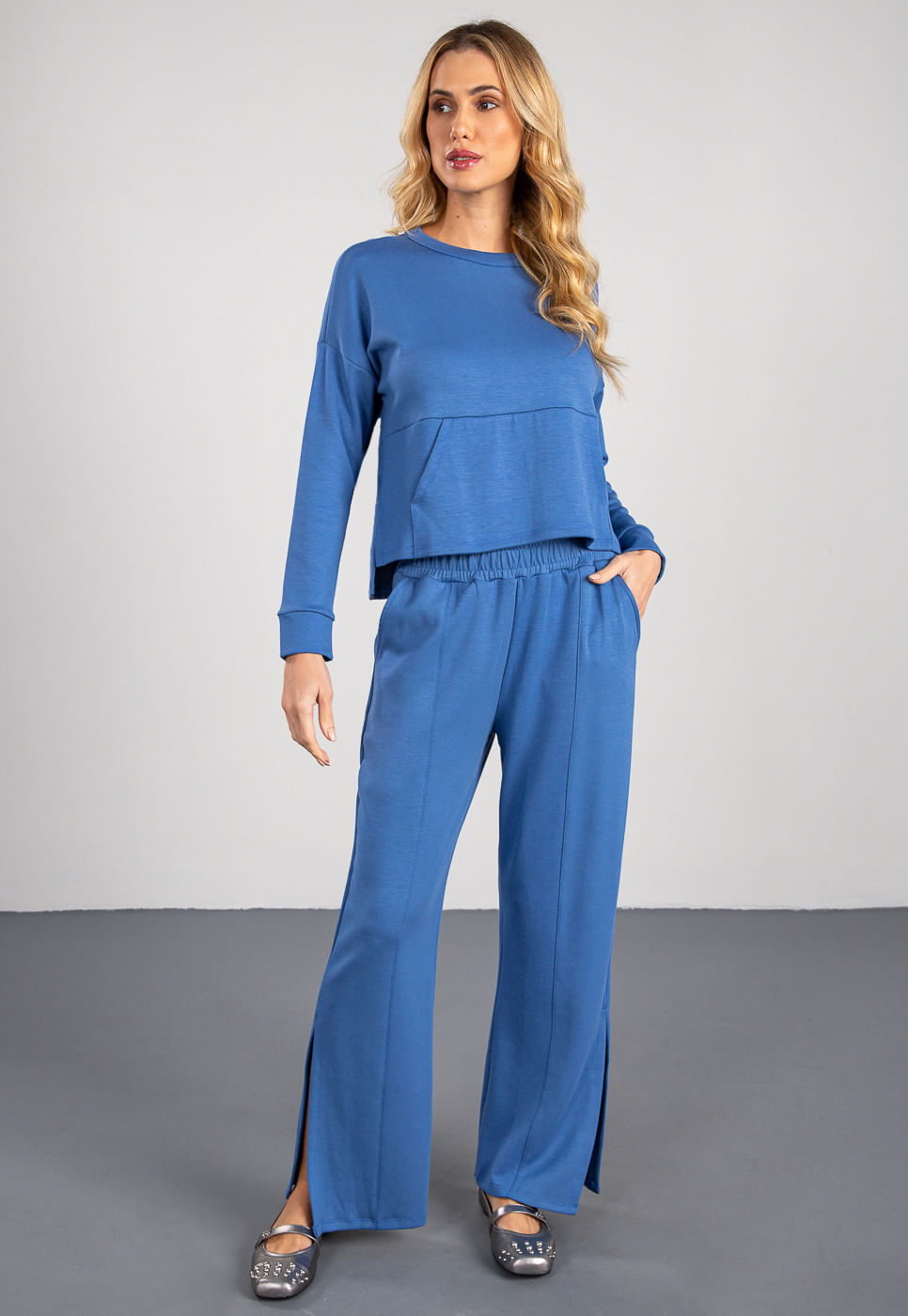 241011205B_BLUSA-COM-BOLSO-EM-MALHA-DE-VISCOSE-AZUL-COBALTO_999