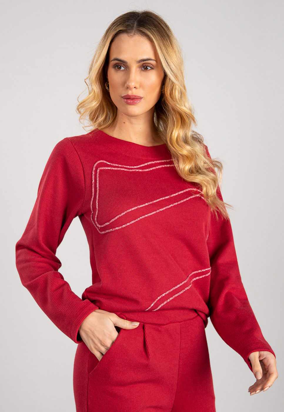 241011226A_BLUSA-COM-BORDADO-EM-TRICOT-CHAMPY-VERMELHO_1