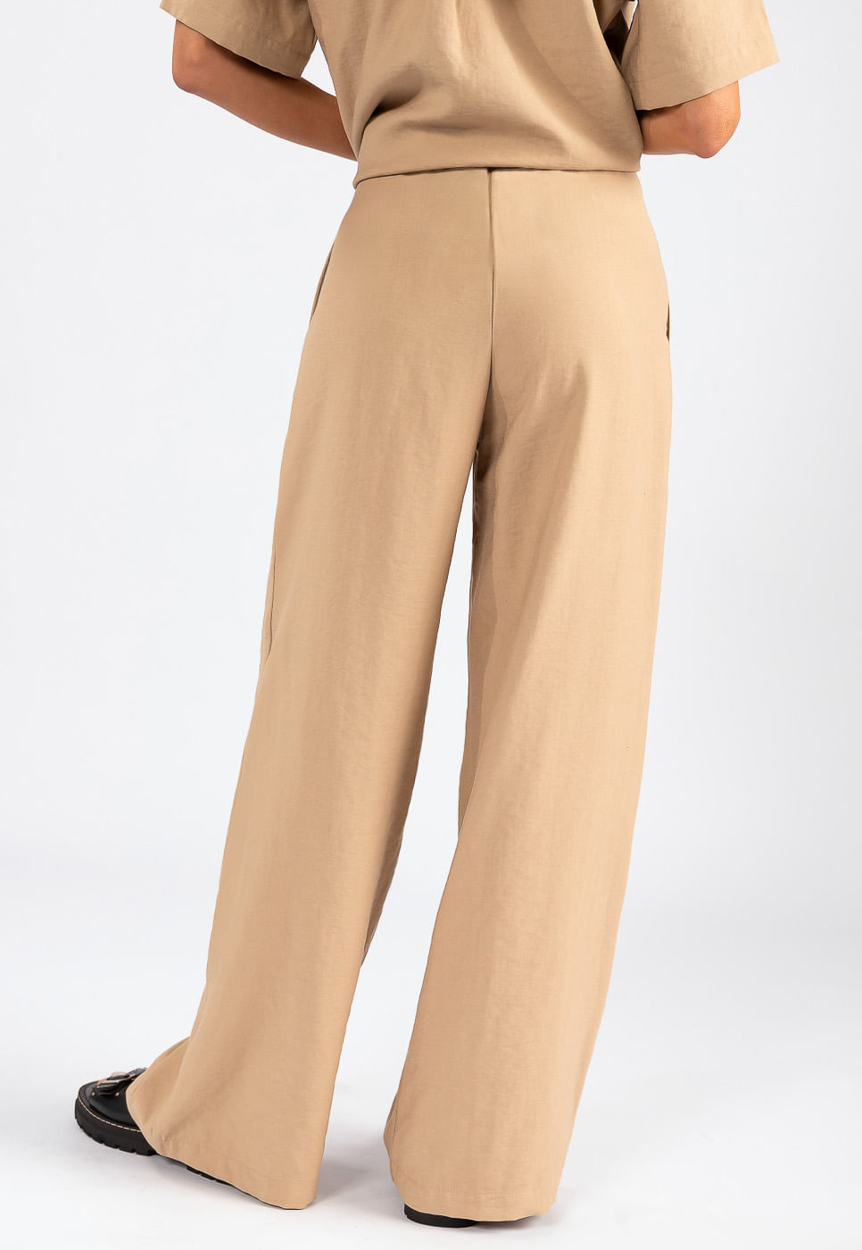 242070360A_CALCA-PANTALONA-COM-PREGAS-EM-ALFAIATARIA-BEGE_5