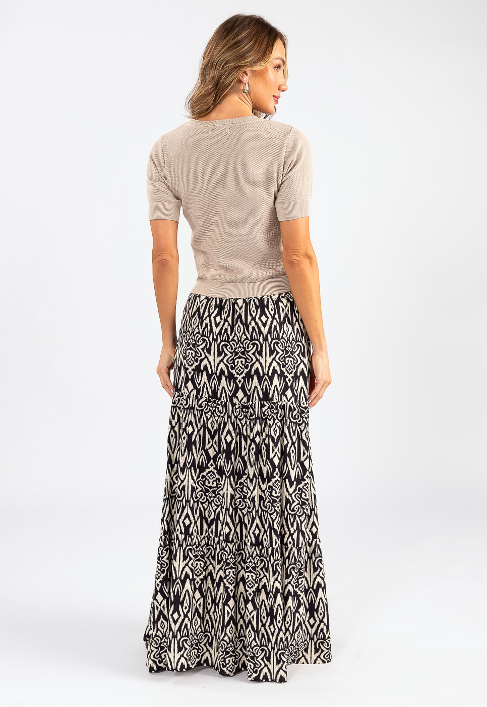 242011264A_BLUSA-MANGA-CURTA-EM-TRICOT-TEXTURIZADO-BEGE-CLARO_7