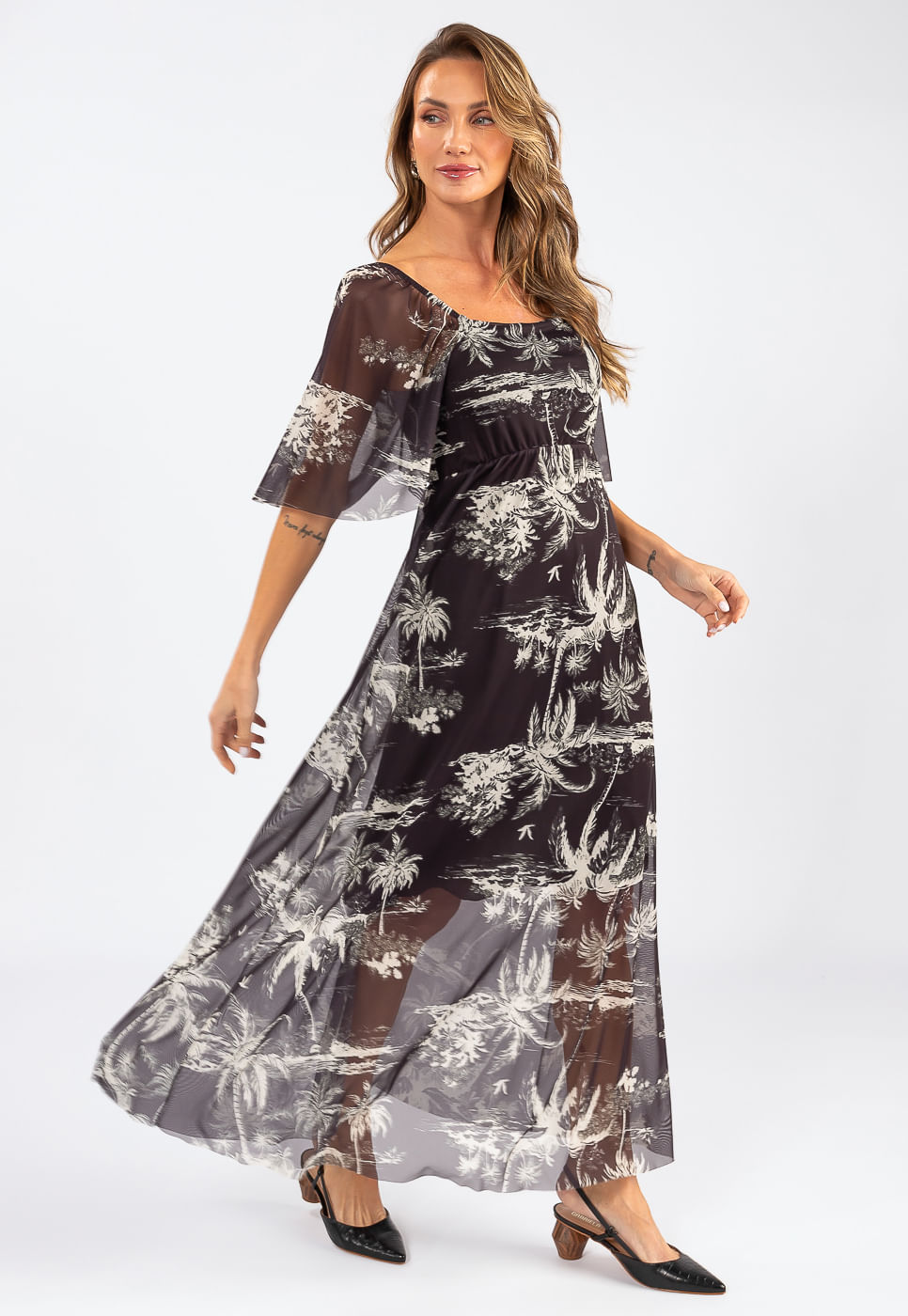 242030727B_VESTIDO-LONGO-MANGA-AMPLA-EM-TULE-COQUEIRO-PRETO_7