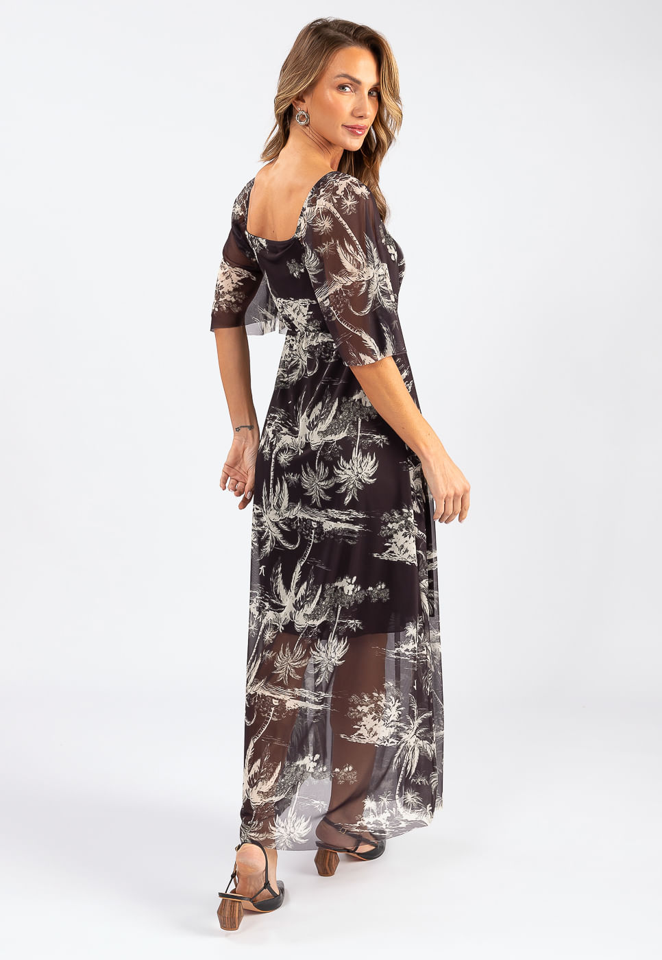 242030727B_VESTIDO-LONGO-MANGA-AMPLA-EM-TULE-COQUEIRO-PRETO_999