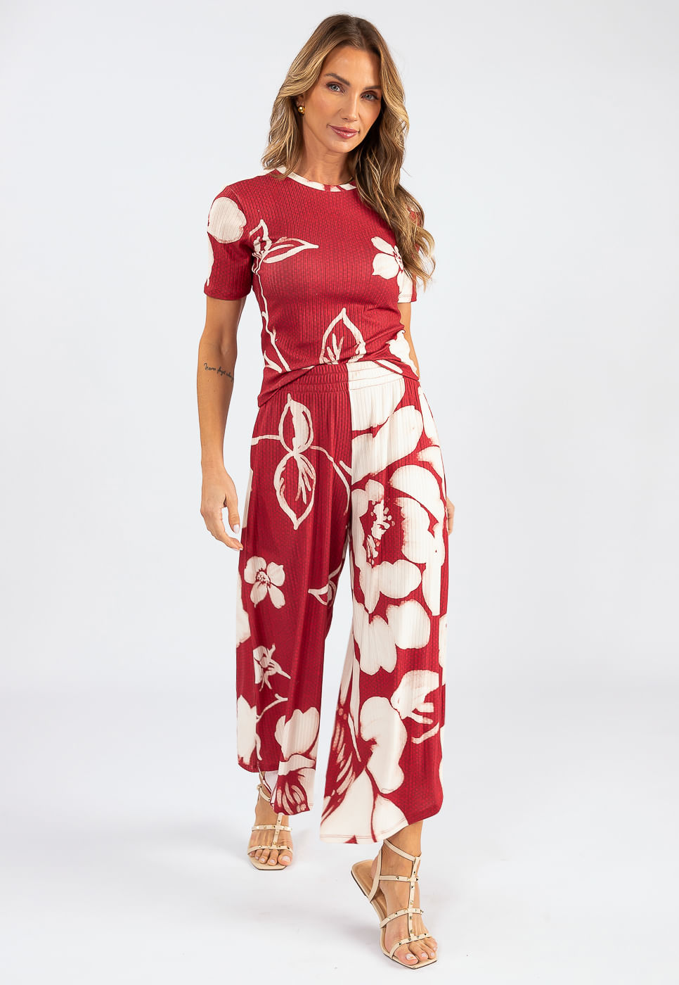 242070363A_CALCA-PANTACOURT-EM-MALHA-CANELADA-FLORAL-AQUARELADO-VERMELHO-MAXI_1