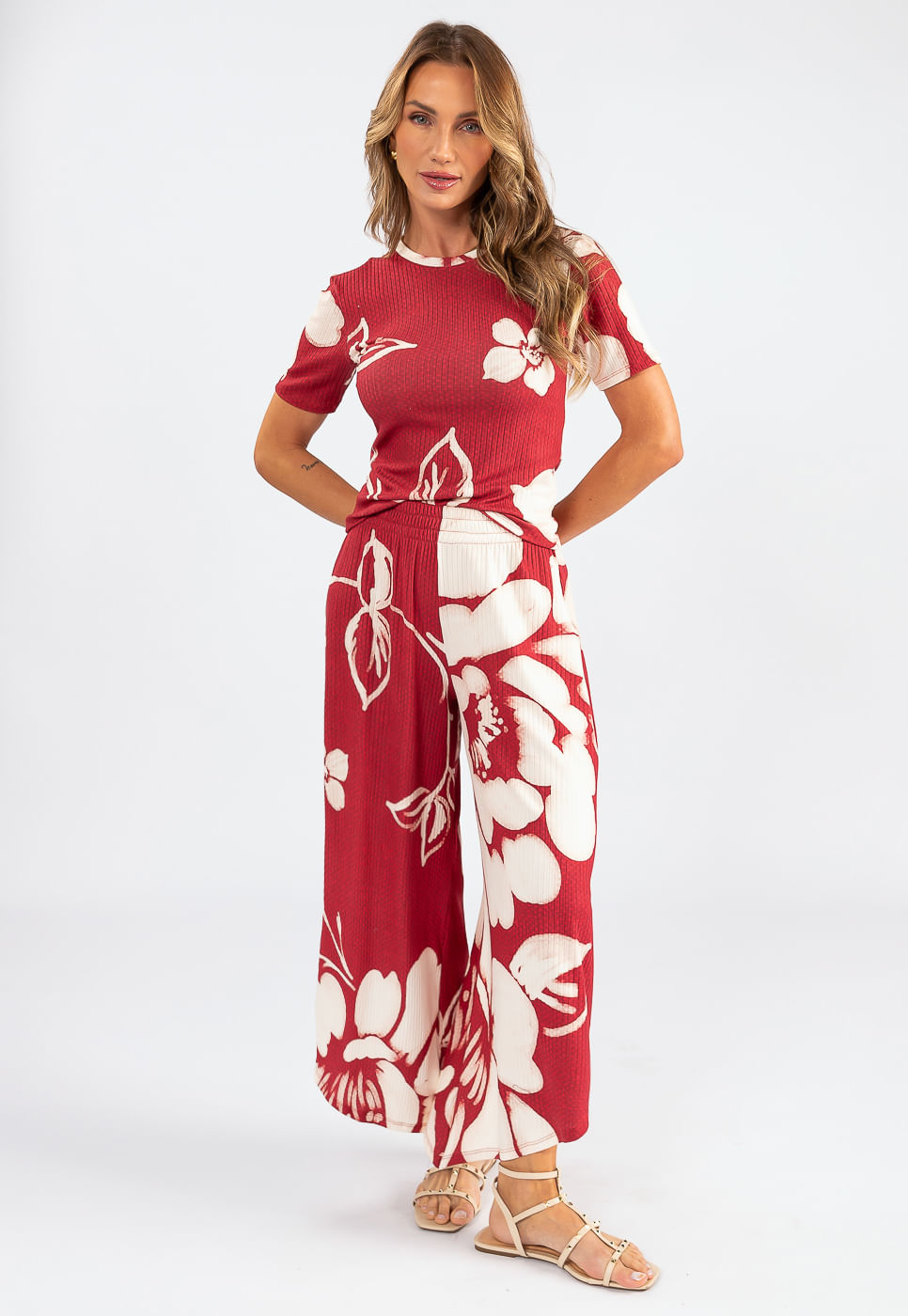 242070363A_CALCA-PANTACOURT-EM-MALHA-CANELADA-FLORAL-AQUARELADO-VERMELHO-MAXI_3