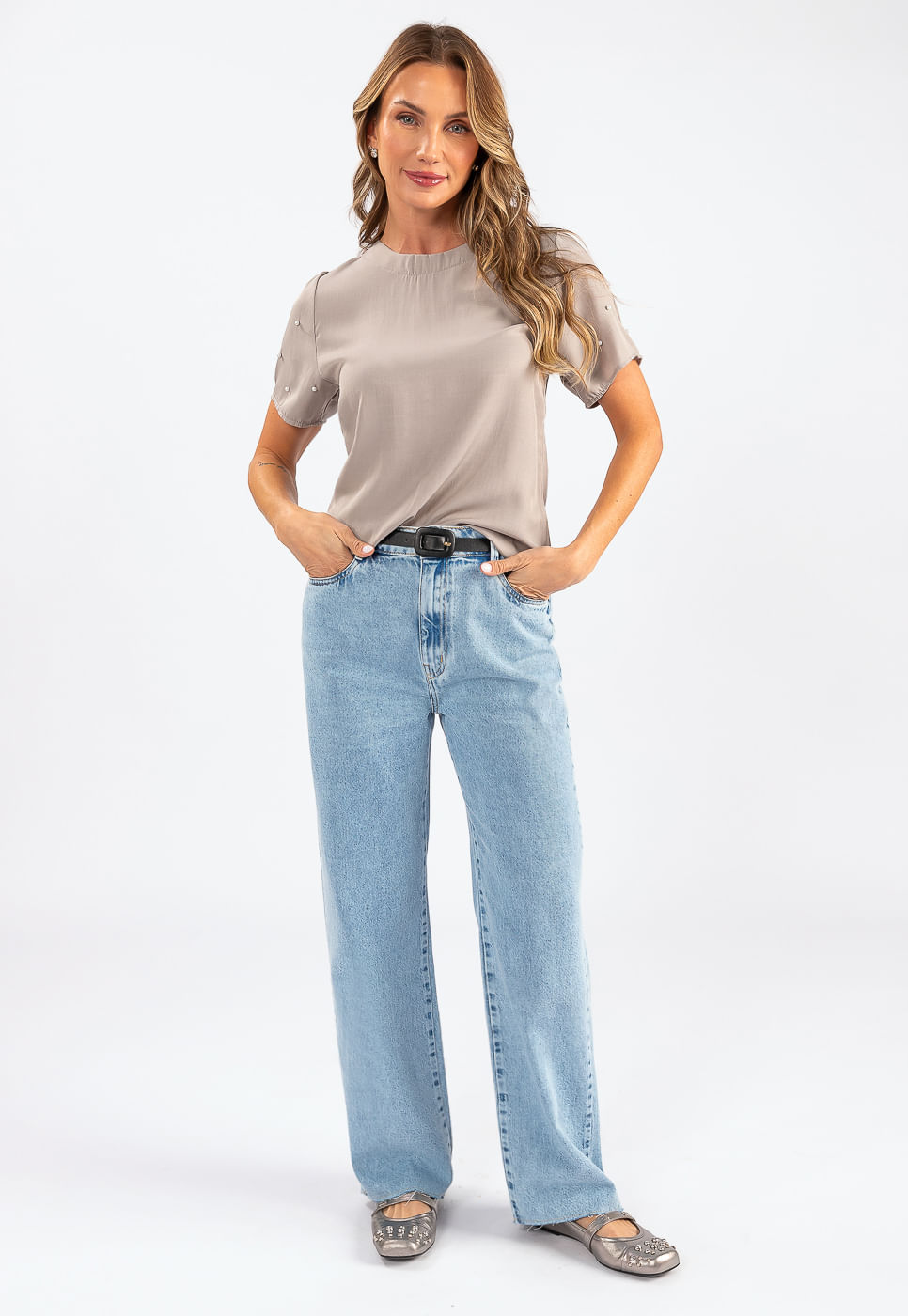 242011238A_BLUSA-MANGA-CURTA-COM-PEROLAS-EM-VISCOSE-CINZA_4