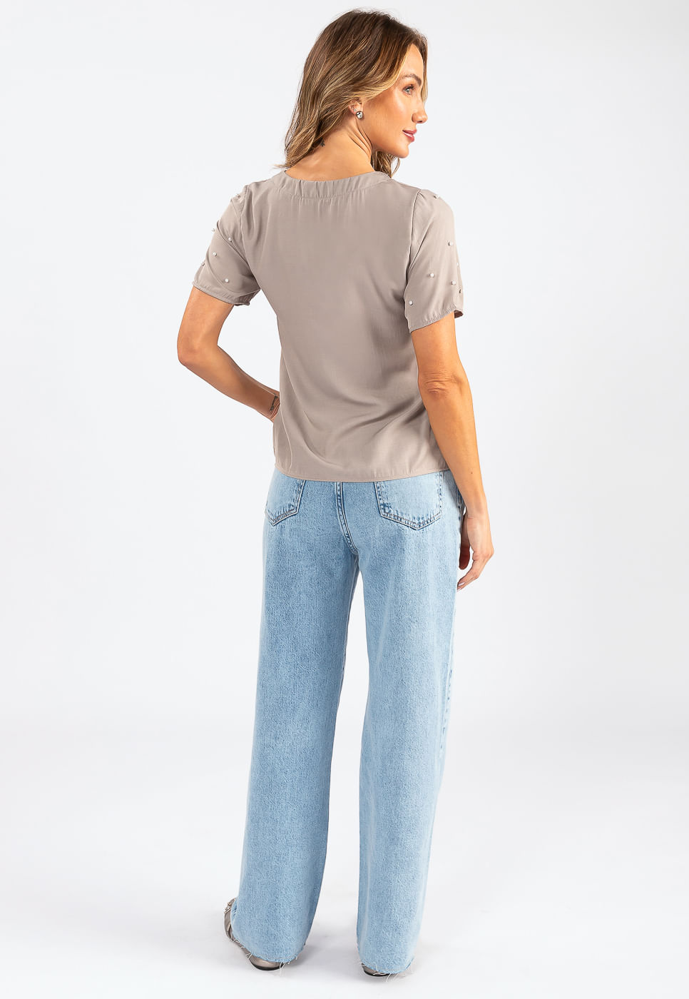 242011238A_BLUSA-MANGA-CURTA-COM-PEROLAS-EM-VISCOSE-CINZA_6