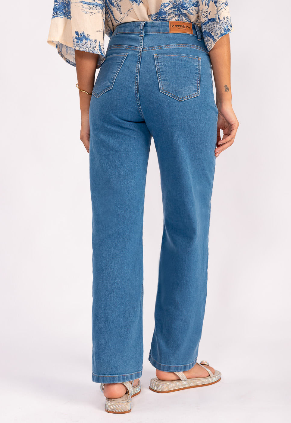 242070364A_CALCA-RETA-CINTURA-MEDIA-EM-JEANS-AZUL-MEDIO_3