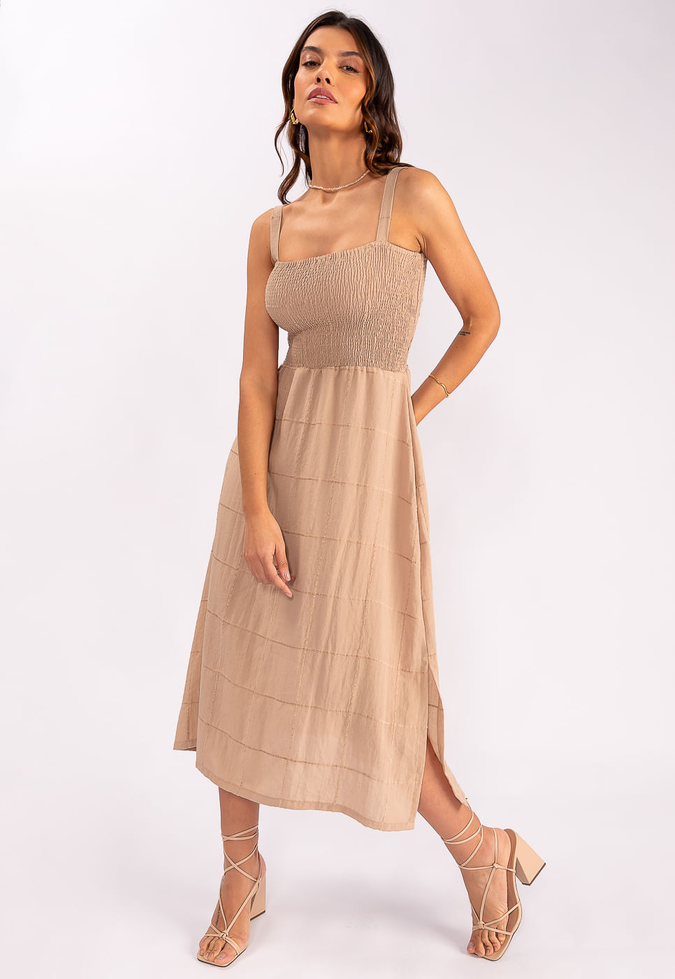 242030731A_VESTIDO-MIDI-COM-FENDAS-EM-VISCOSE-TEXTURIZADA-BEGE_1