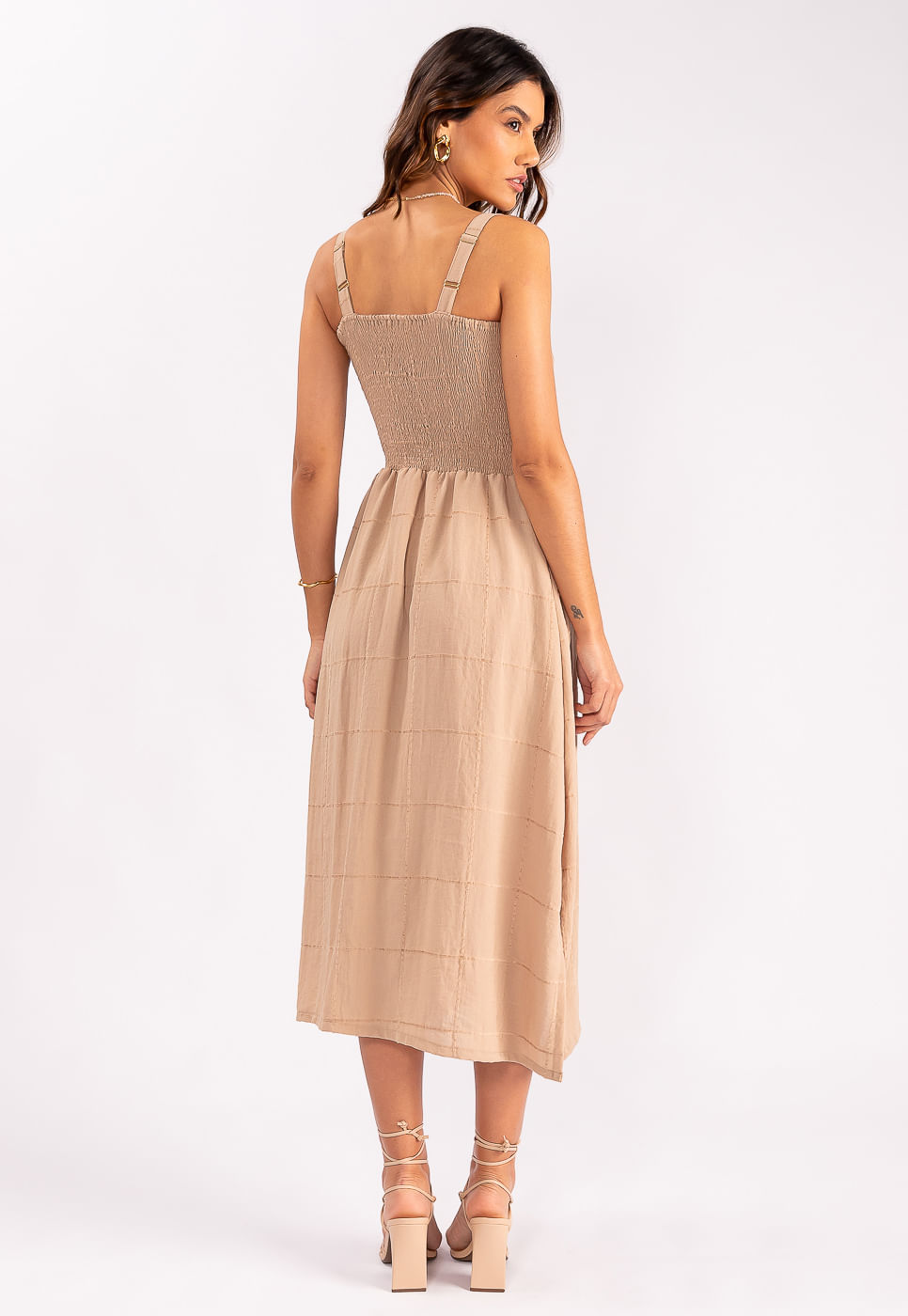 242030731A_VESTIDO-MIDI-COM-FENDAS-EM-VISCOSE-TEXTURIZADA-BEGE_2