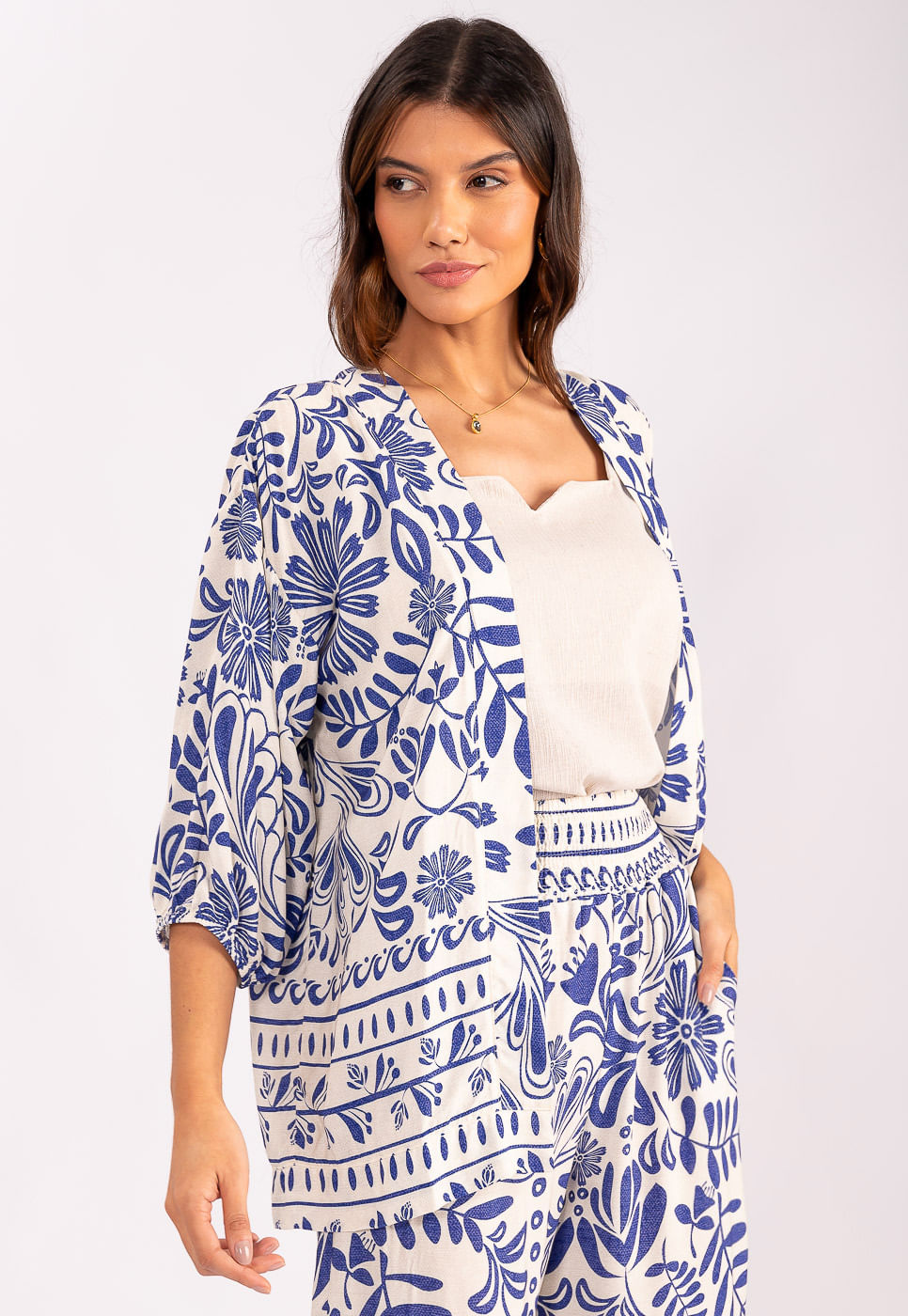 242080222B_KIMONO-ALONGADO-EM-VISCOSE-ORNAMENTAL-AZUL_3