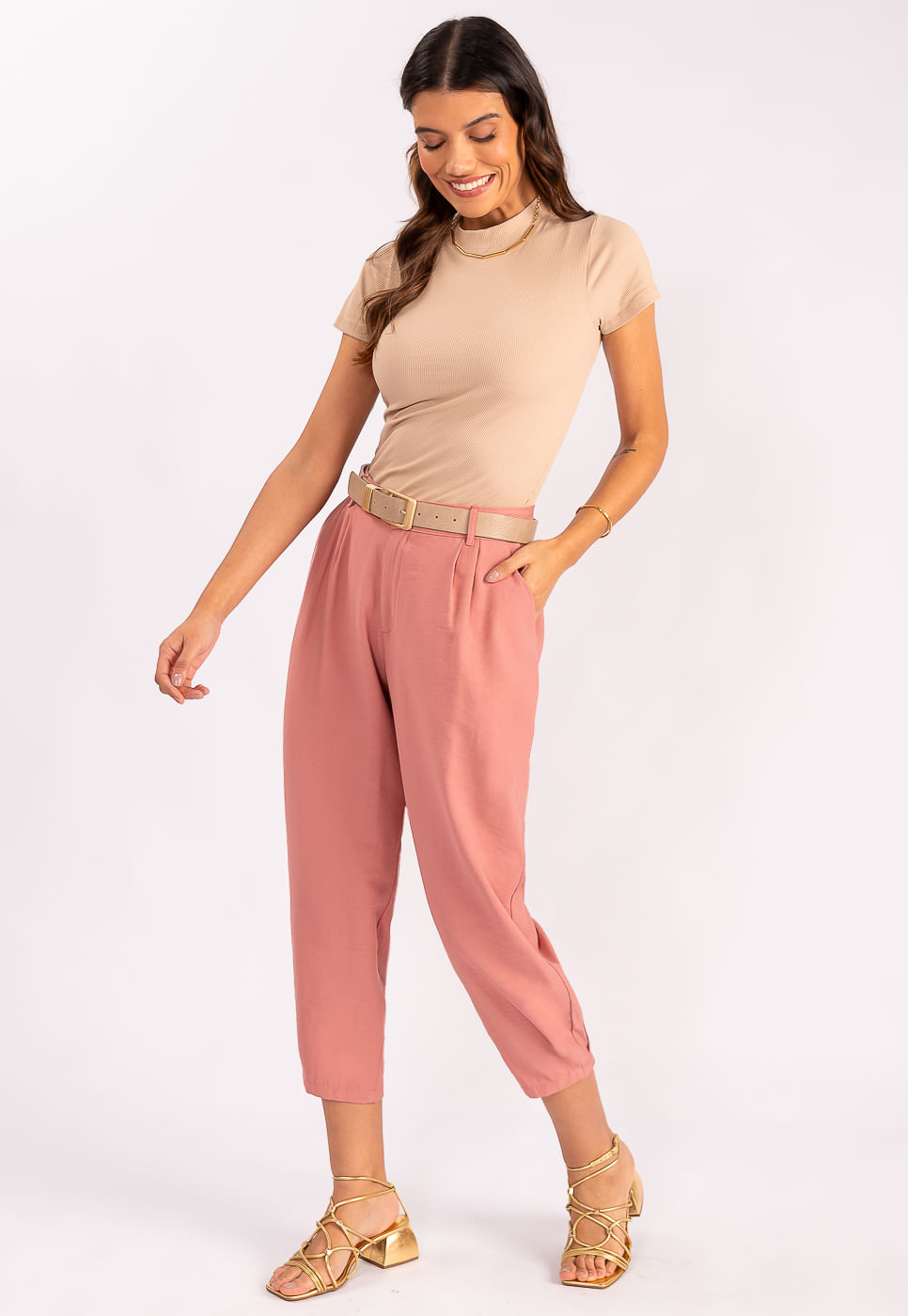 242011254B_BLUSA-COM-GOLA-ALTA-EM-MALHA-CANELADA-BEGE_999