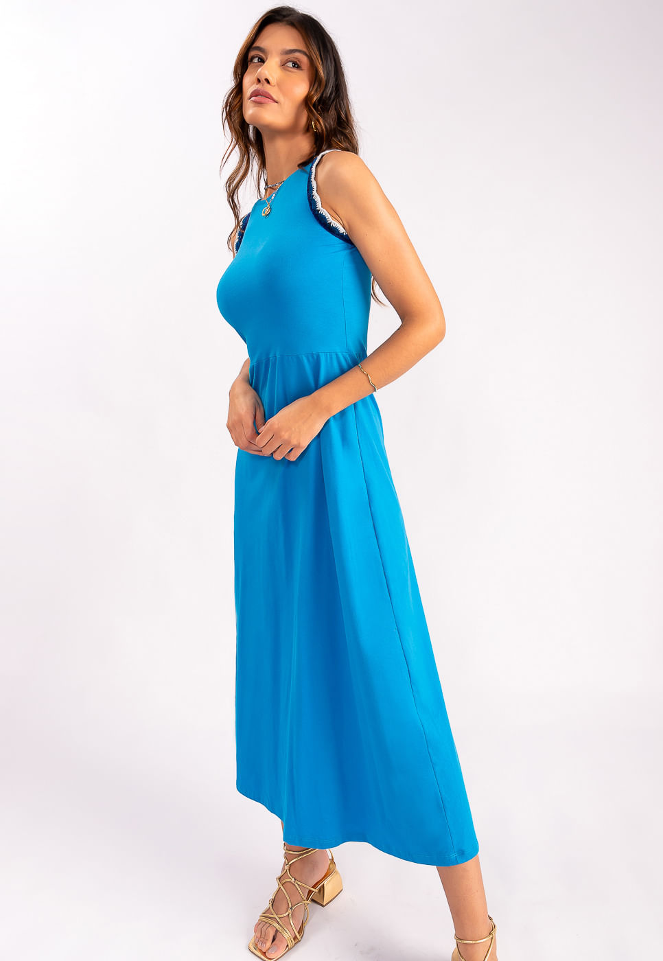 242030722A_VESTIDO-MIDI-COM-DETALHE-DE-CROCHE-EM-MALHA-AZUL-ACQUA_1