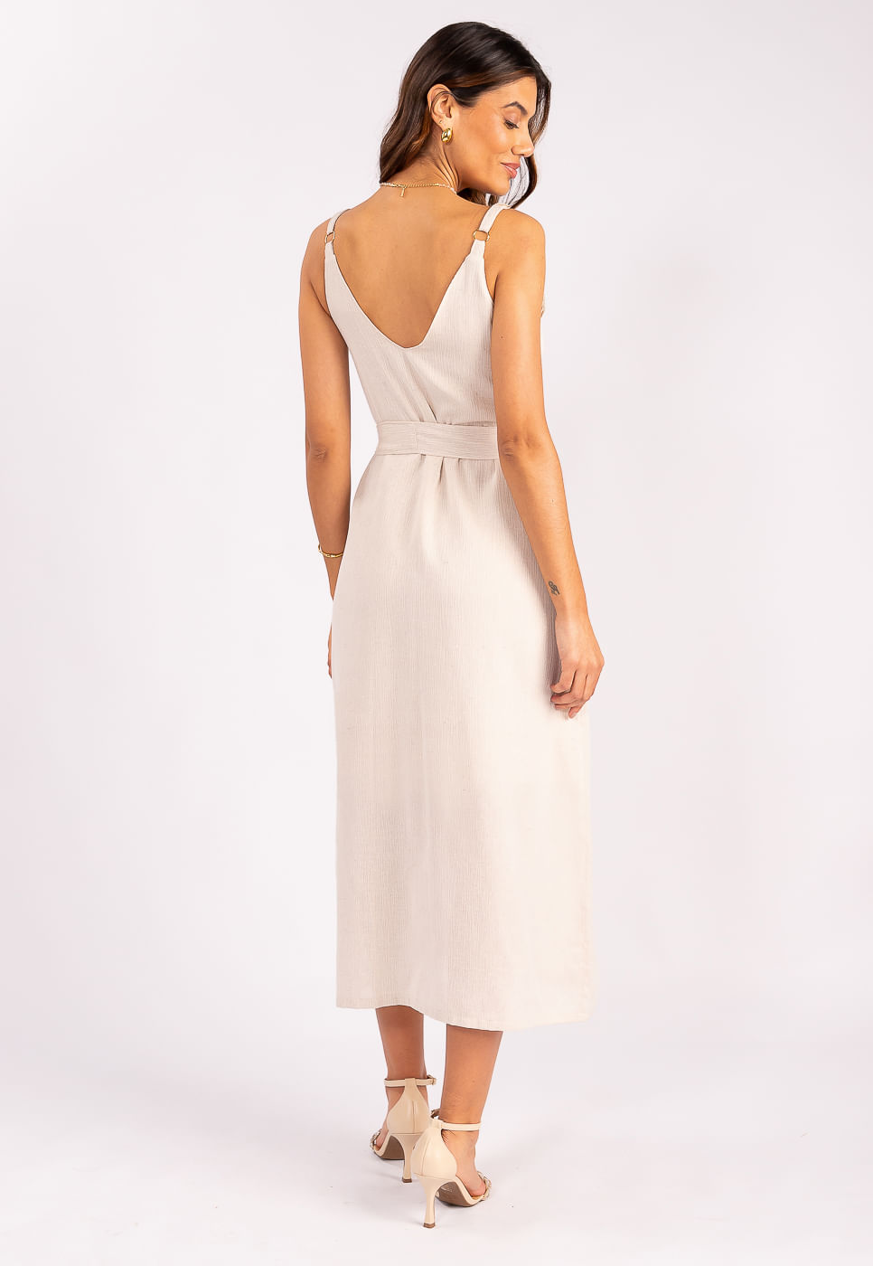 242030734A_VESTIDO-MIDI-COM-AMARRACAO-EM-TECIDO-TEXTURIZADO-BEGE-CLARO_999