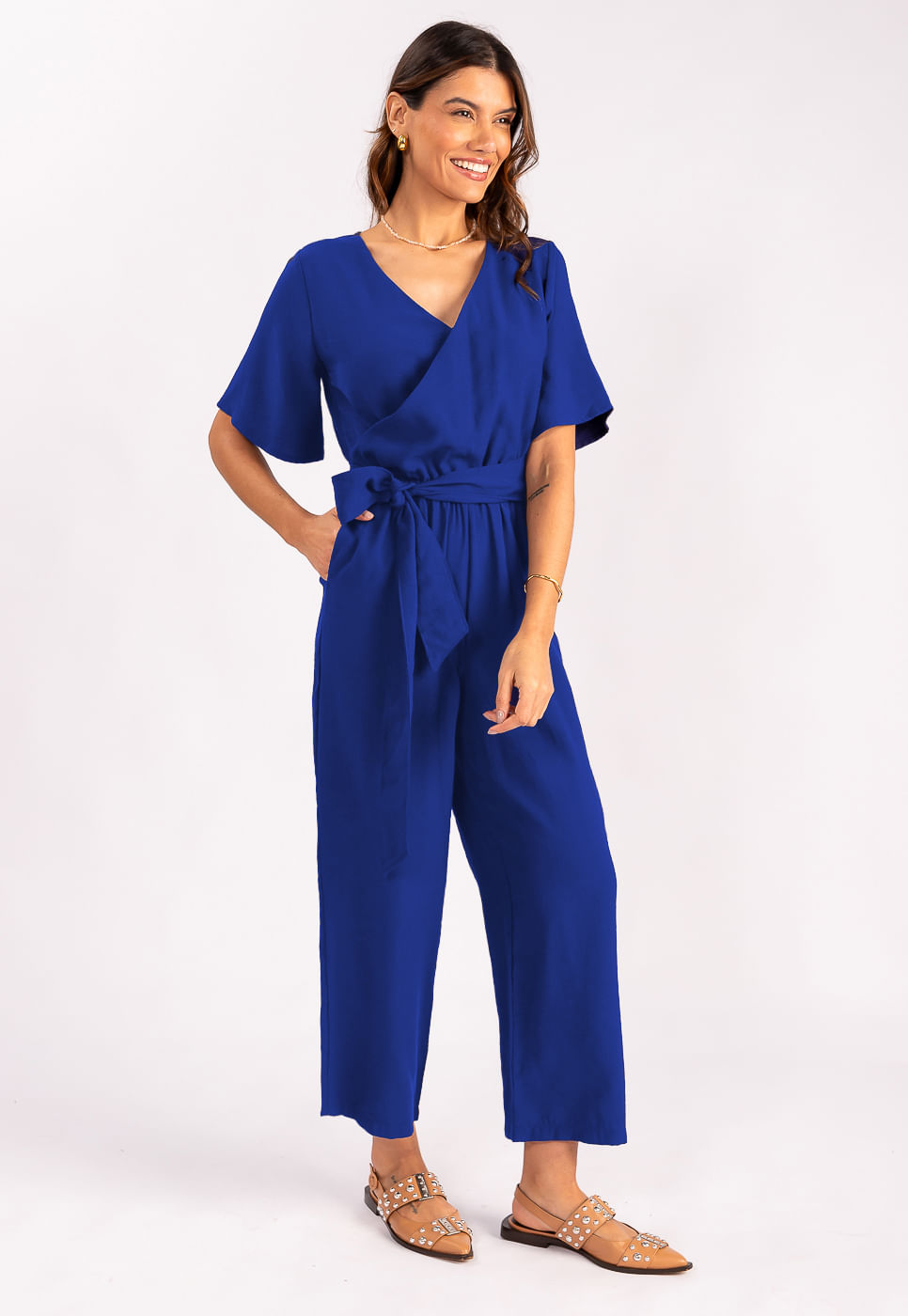 242180211A_MACACAO-DECOTE-TRANSPASSADO-ALFAIATARIA-EM-VISCOSE-AZUL-COBALTO_1