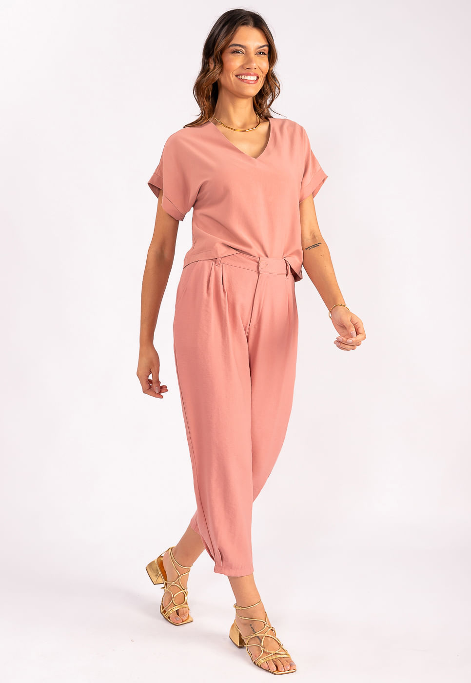242070370A_CALCA-SLOUCHY-ALFAIATARIA-EM-VISCOSE-ROSE_1