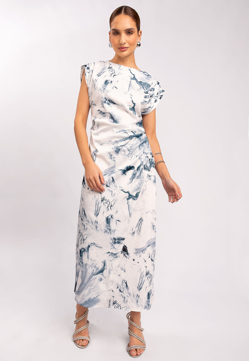 242030741A_VESTIDO-DRAPEADO-EM-TECIDO-ACETINADO-AQUERELADO-AZUL-E-OFF-WHITE_2