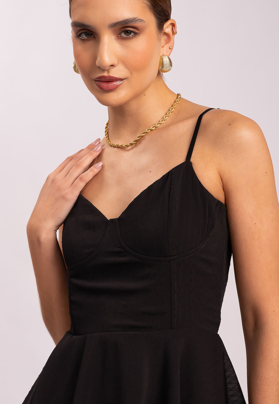242030747A_VESTIDO-LONGO-COM-BABADOS-EM-CHIFFON-TEXTURIZADO-PRETO_3