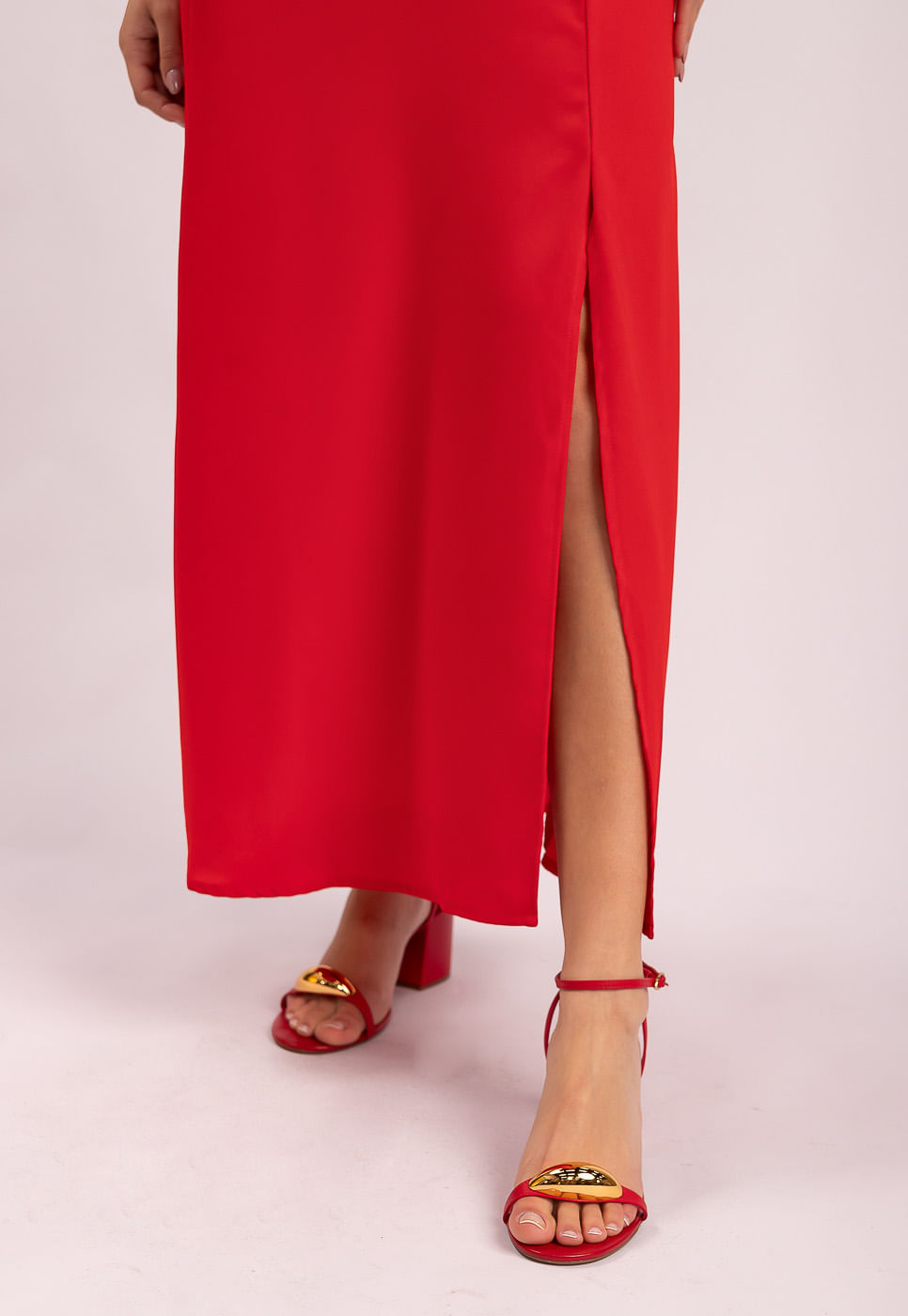 242030746A_VESTIDO-LONGO-COM-AMARRACAO-EM-CREPE-VERMELHO_2