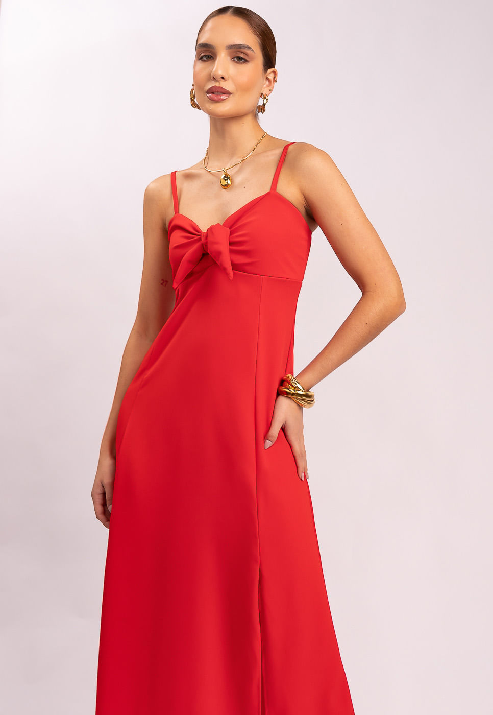 242030746A_VESTIDO-LONGO-COM-AMARRACAO-EM-CREPE-VERMELHO_4