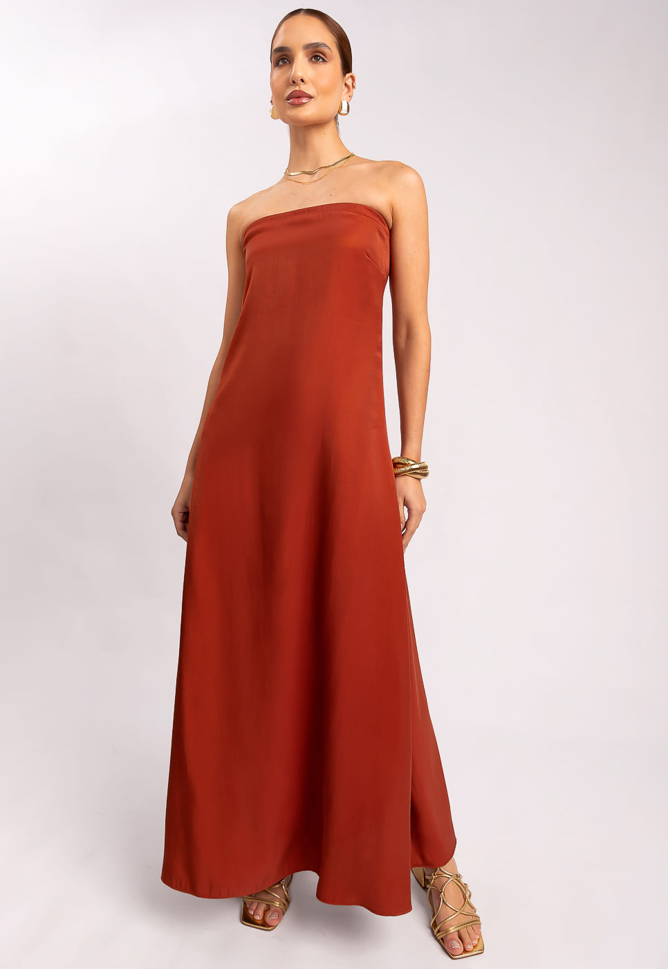 242030751A_VESTIDO-LONGO-DECOTE-RETO-EM-ALFAIATARIA-SHINE-MARROM-ARGILA_1
