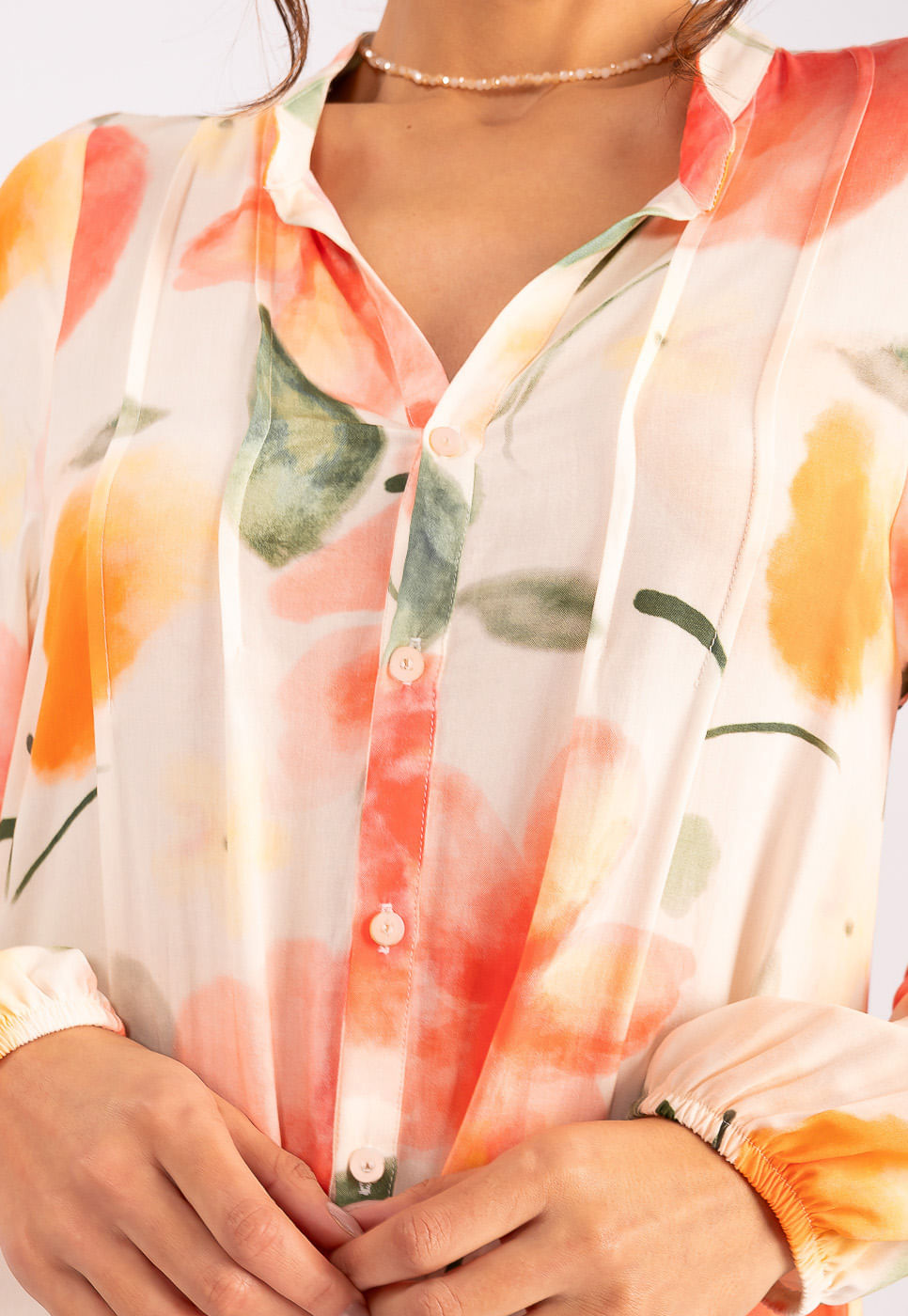 242030740A_VESTIDO-CURTO-COM-BOTOES-EM-VISCOSE-FLORAL-AQUARELA-TROPICAL_2
