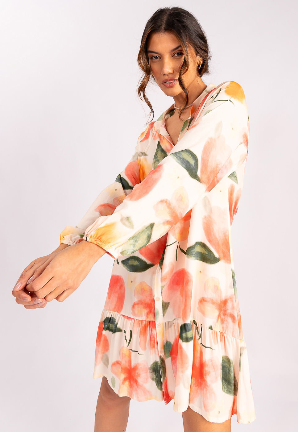 242030740A_VESTIDO-CURTO-COM-BOTOES-EM-VISCOSE-FLORAL-AQUARELA-TROPICAL_5