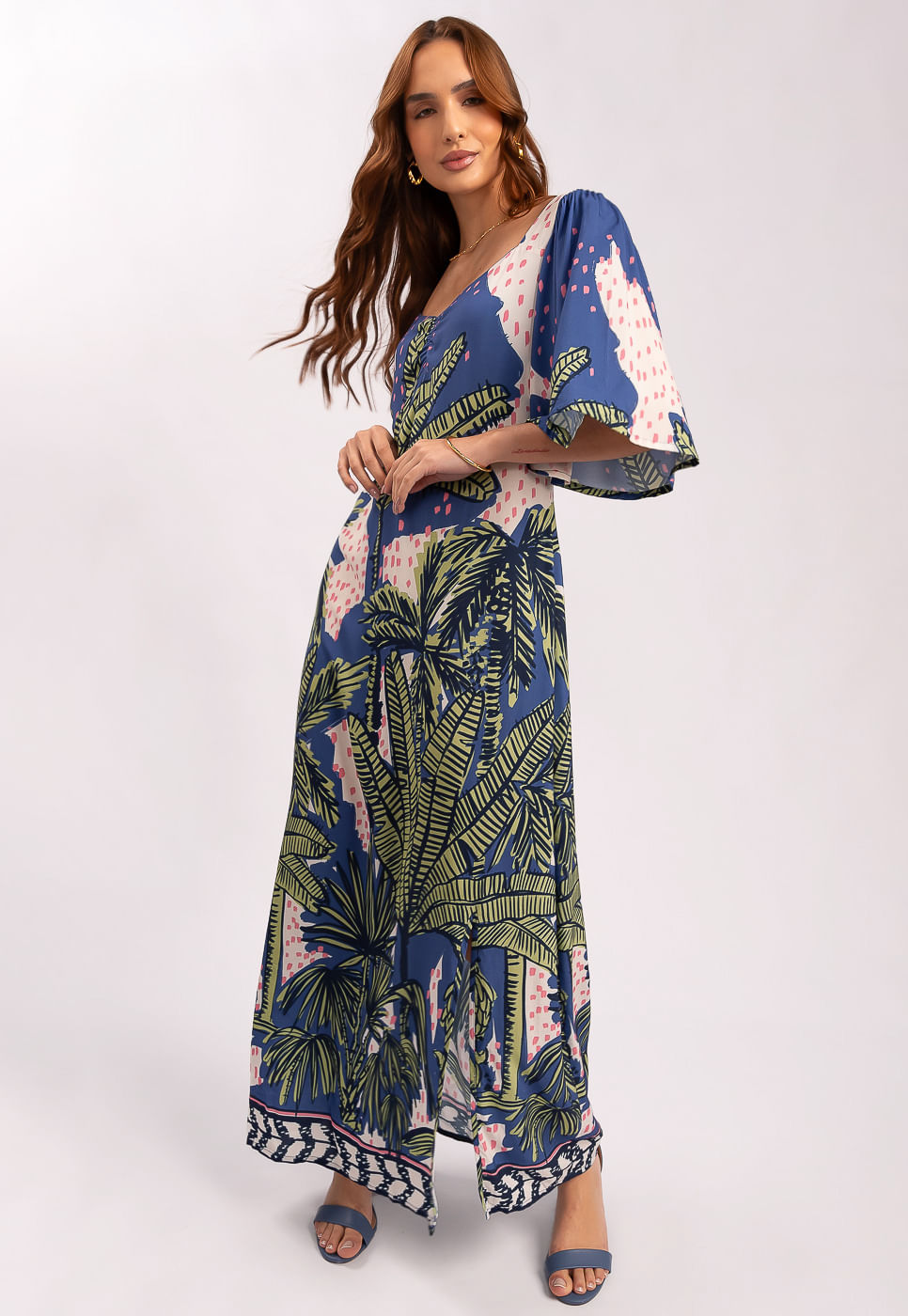 242030752A_VESTIDO-LONGO-MANGA-AMPLA-EM-VISCOSE-COQUEIRO-AZUL-MARINHO_1
