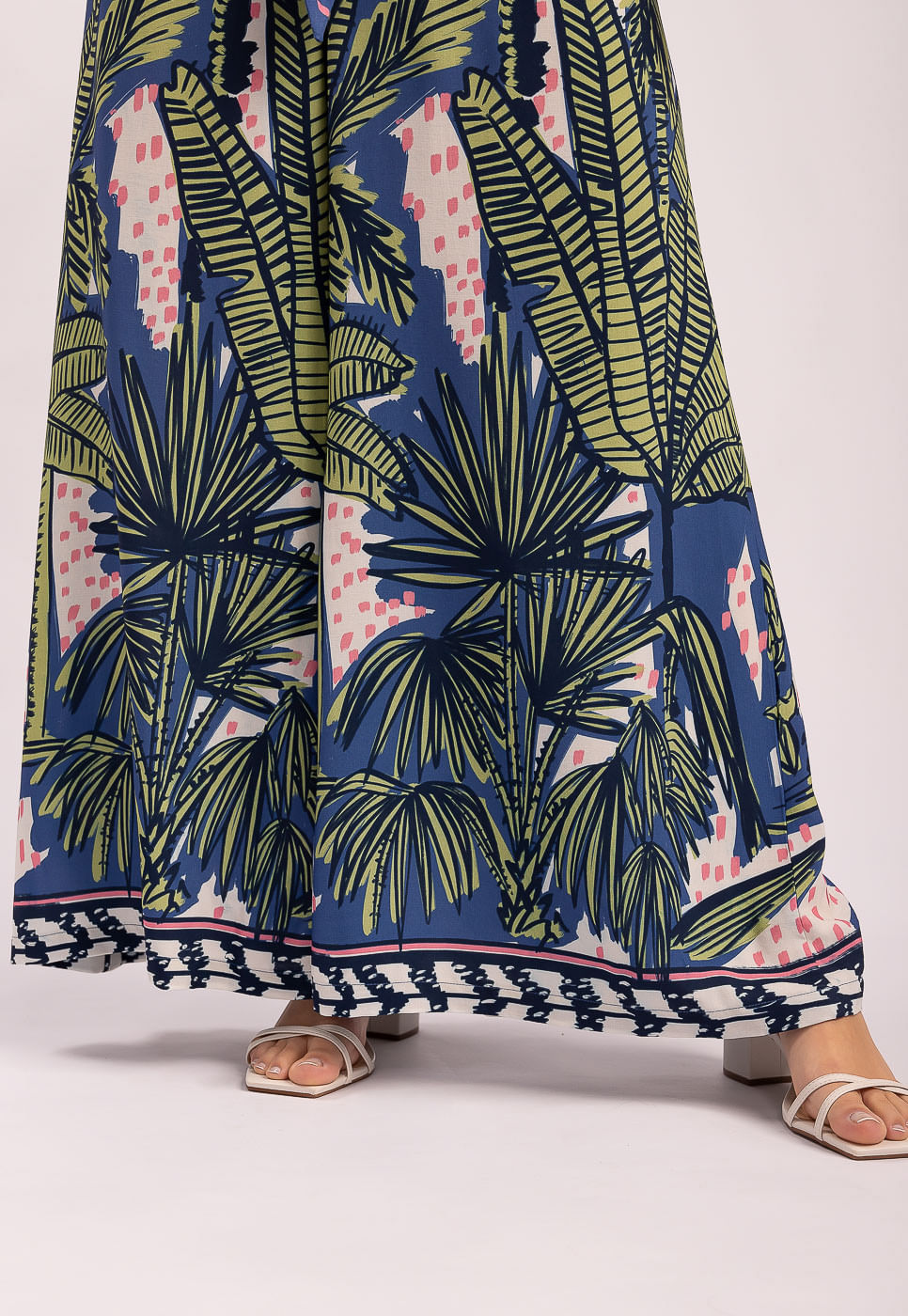 242070371A_CALCA-PANTALONA-AMARRACAO-EM-VISCOSE-COQUEIRO-AZUL-MARINHO_5
