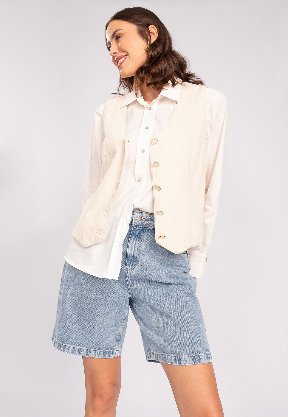 242060136A_BERMUDA-JEANS-CINTURA-ALTA-AZUL-CLARO_1