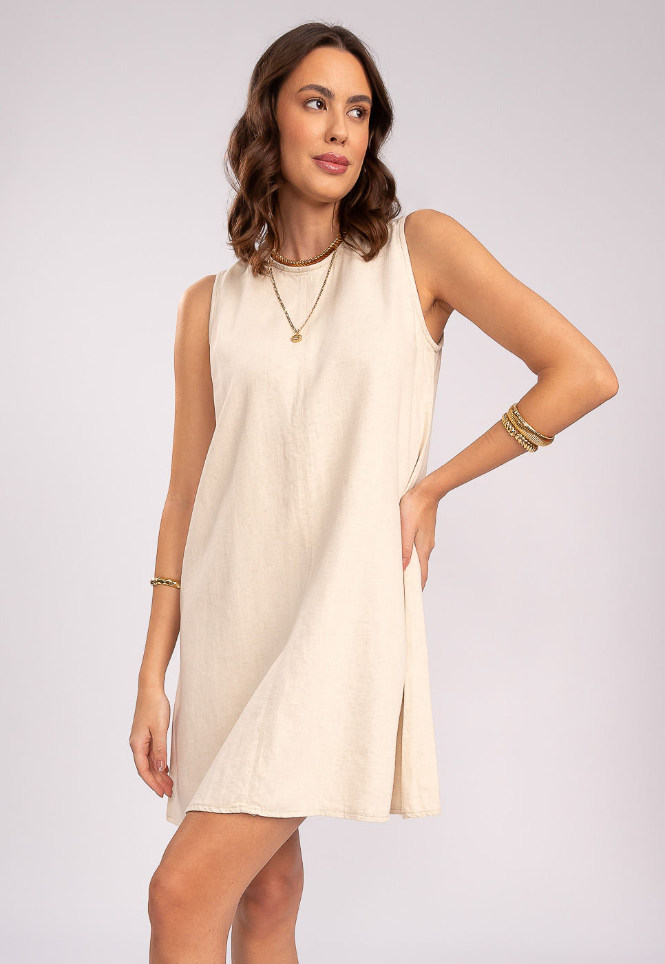 242030758A_VESTIDO-CURTO-EVASE-EM-SARJA-DE-LINHO-BEGE-CLARO_1