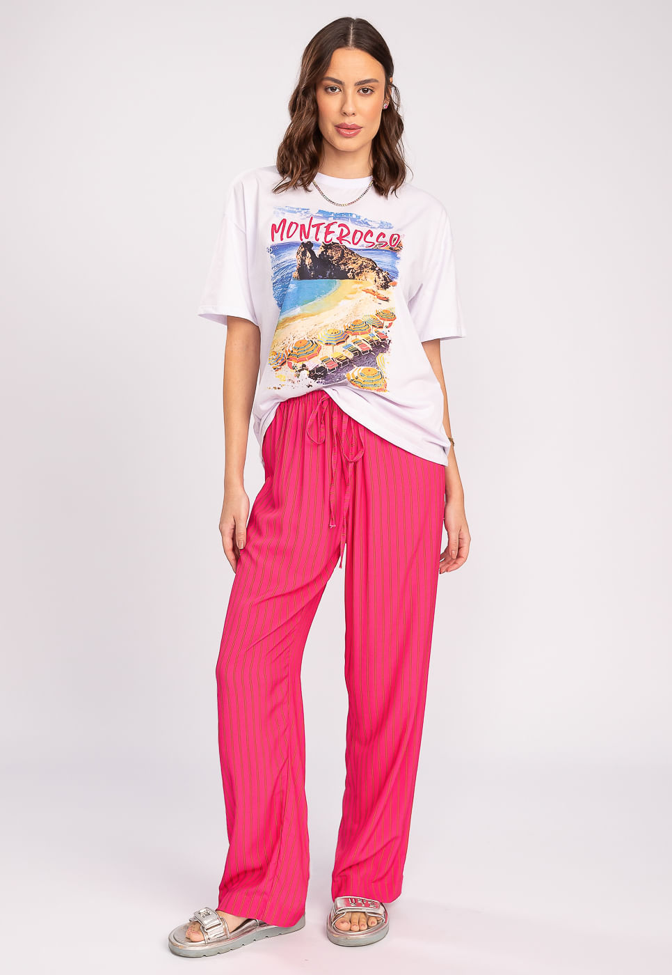 242011281A_T-SHIRT-OVERSIZED-ESTAMPA-MONTEROSSO-EM-ALGODAO-BRANCO_999