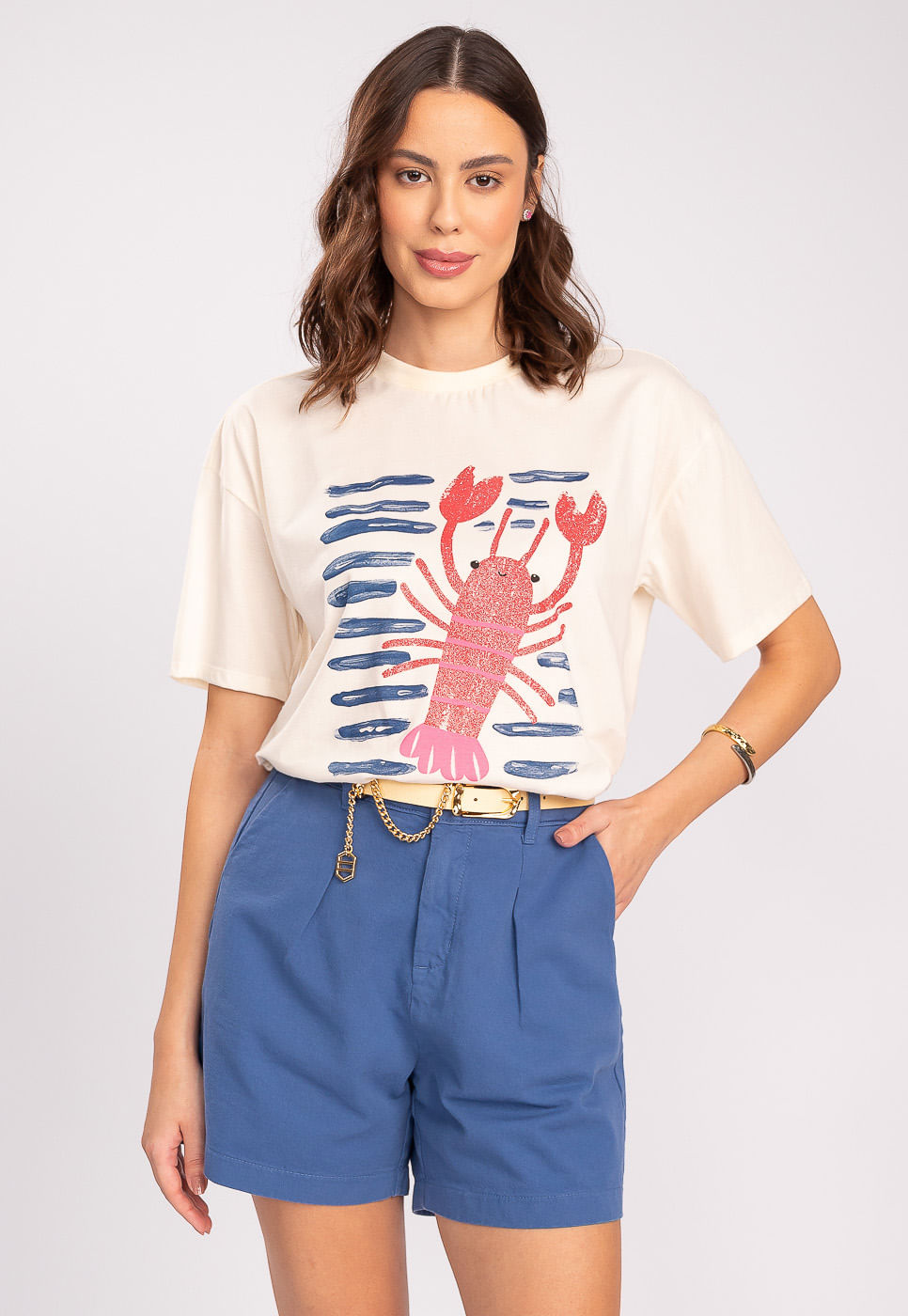 242011281B_T-SHIRT-OVERSIZED-ESTAMPA-LAGOSTA-EM-ALGODAO-OFF-WHITE_1
