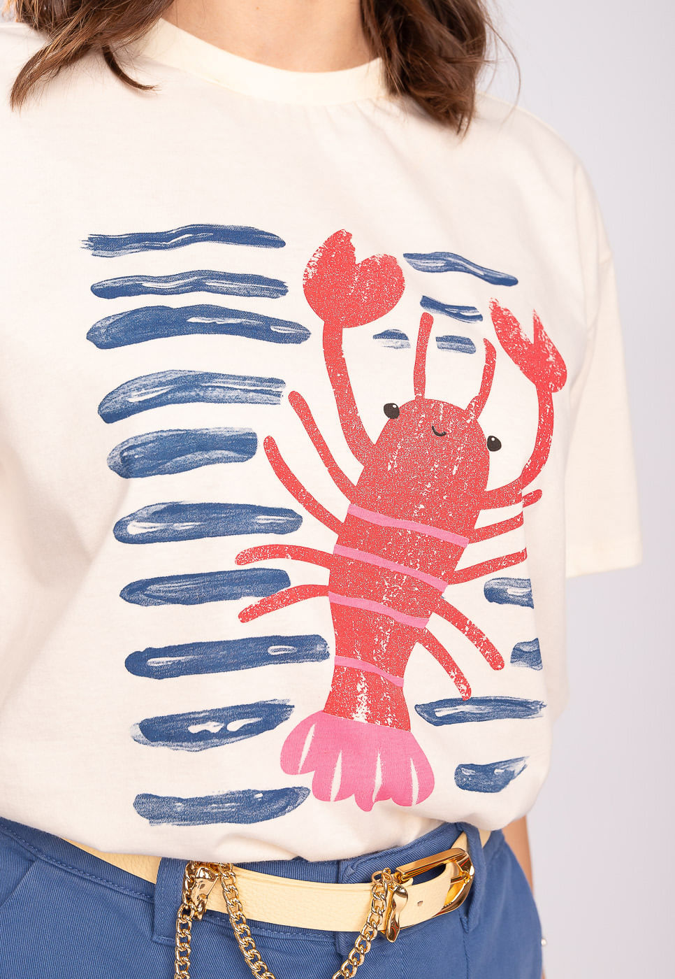 242011281B_T-SHIRT-OVERSIZED-ESTAMPA-LAGOSTA-EM-ALGODAO-OFF-WHITE_7