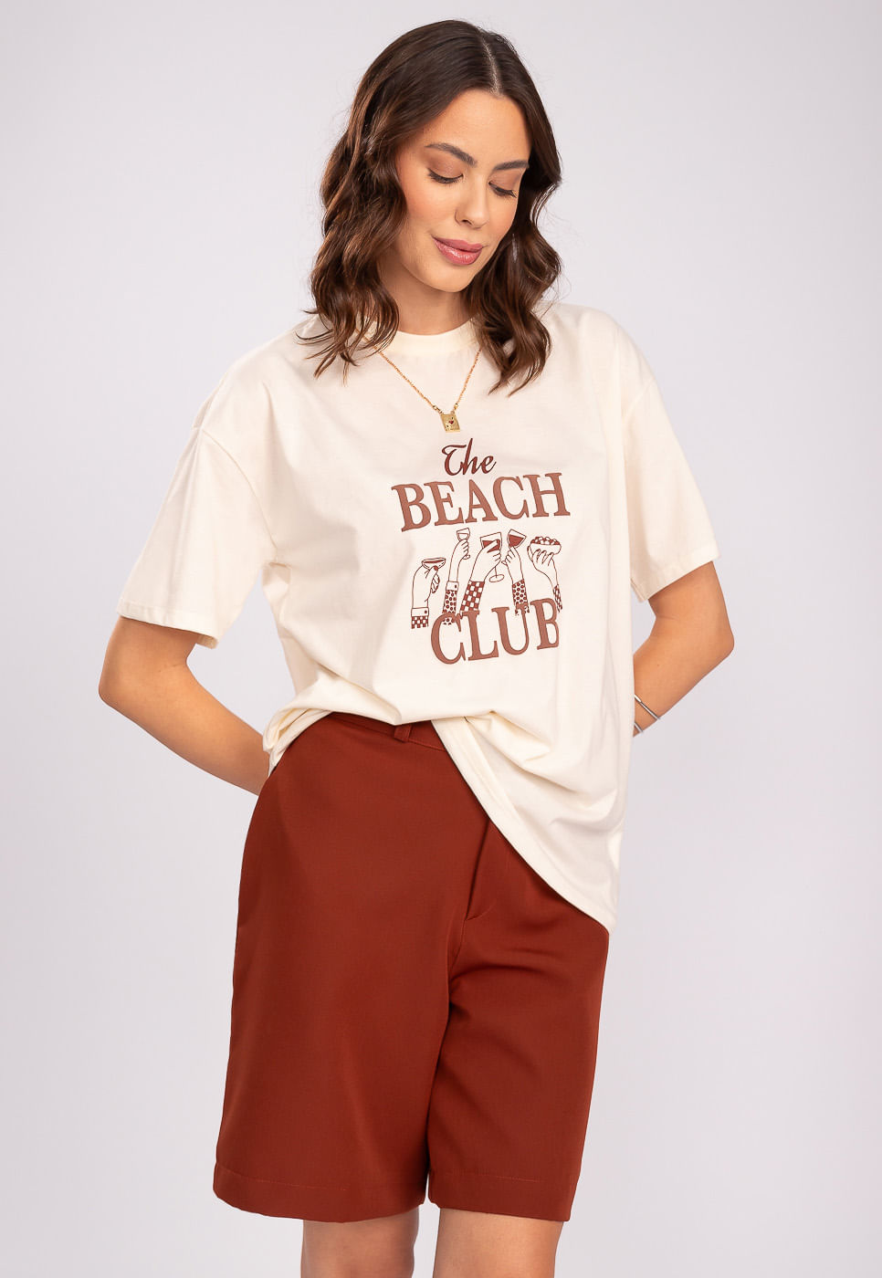 242011281E_T-SHIRT-OVERSIZED-ESTAMPA-BEACH-CLUB-EM-ALGODAO-OFF-WHITE_7