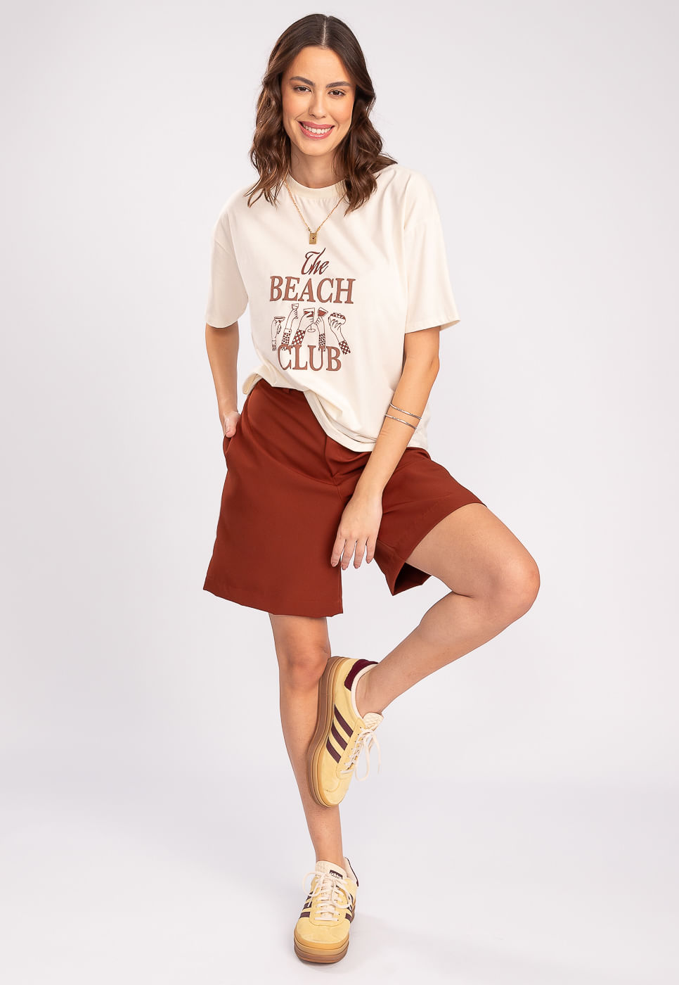 242011281E_T-SHIRT-OVERSIZED-ESTAMPA-BEACH-CLUB-EM-ALGODAO-OFF-WHITE_999