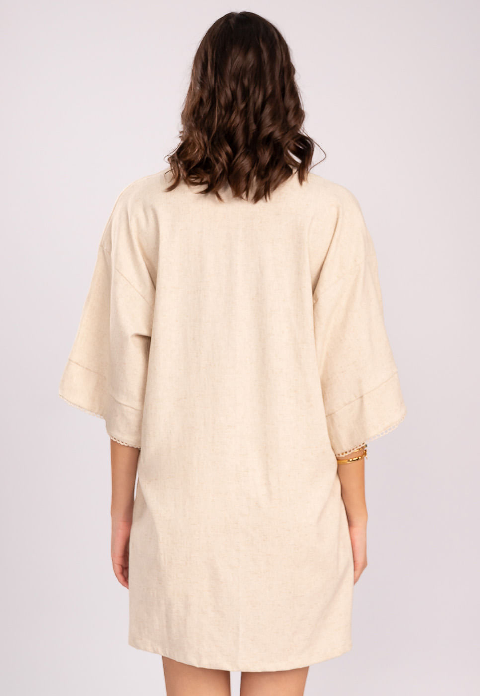 242080223A_KIMONO-ALONGADO-EM-VISCOSE-COM-LINHO-BEGE-CLARO_6
