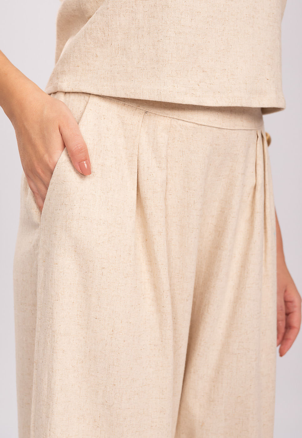 242070372A_CALCA-PANTALONA-COM-PREGAS-EM-VISCOSE-COM-LINHO-BEGE-CLARO_6
