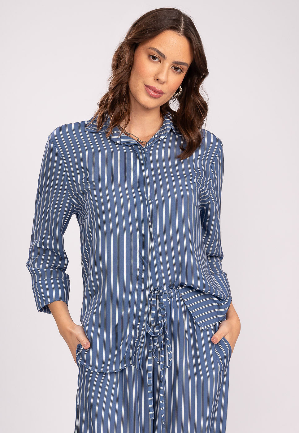 242011300B_CAMISA-LISTRADA-AZUL-EM-VISCOSE_1